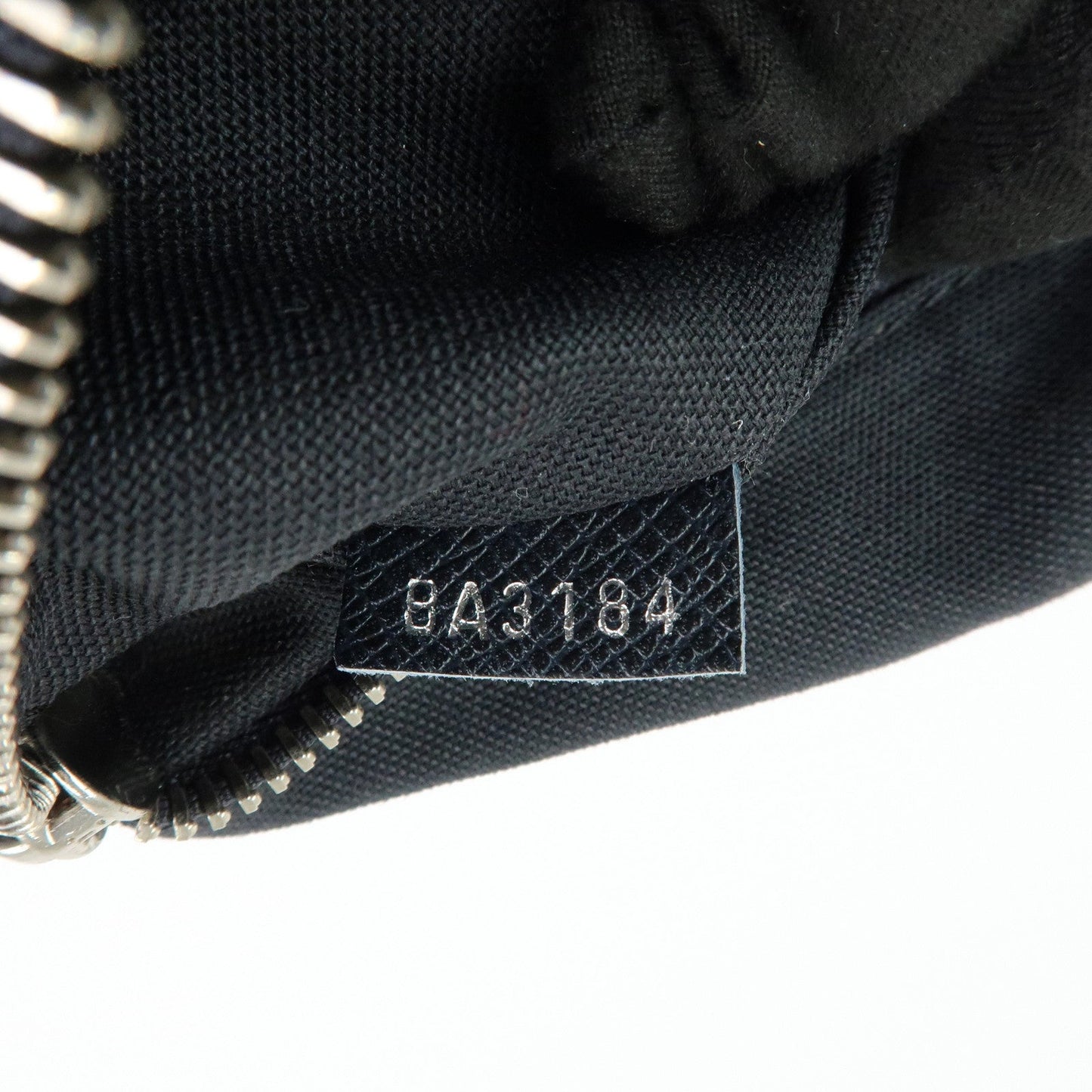 Louis Vuitton Taiga Leather Shoulder Crossbody Bag Boreal M32632【Pre-order】