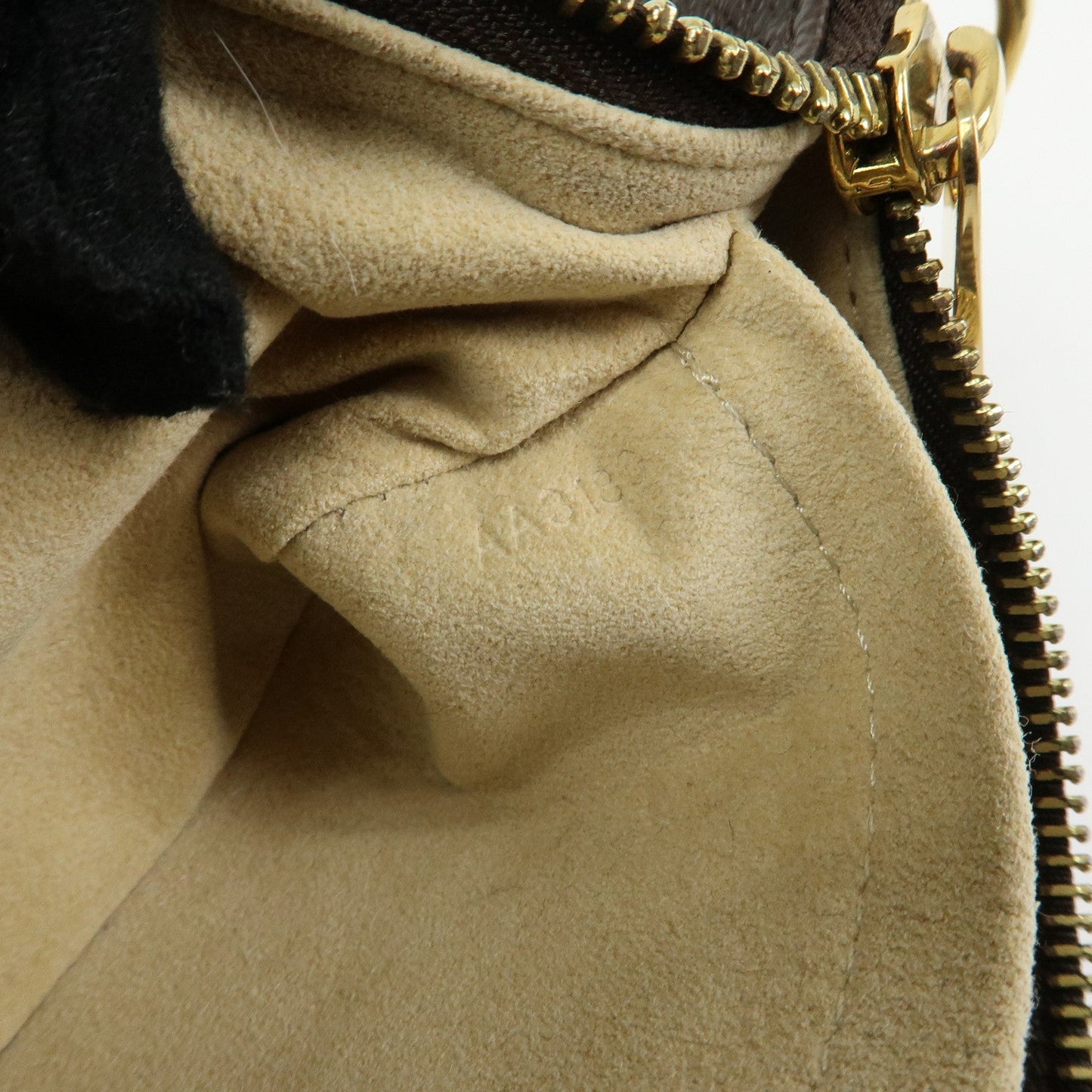 Louis Vuitton Monogram Pochette Milla MM Chain Hand Bag M60094【Pre-order】