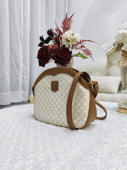Celine Macadam crossbody Bag 白花**稀有**