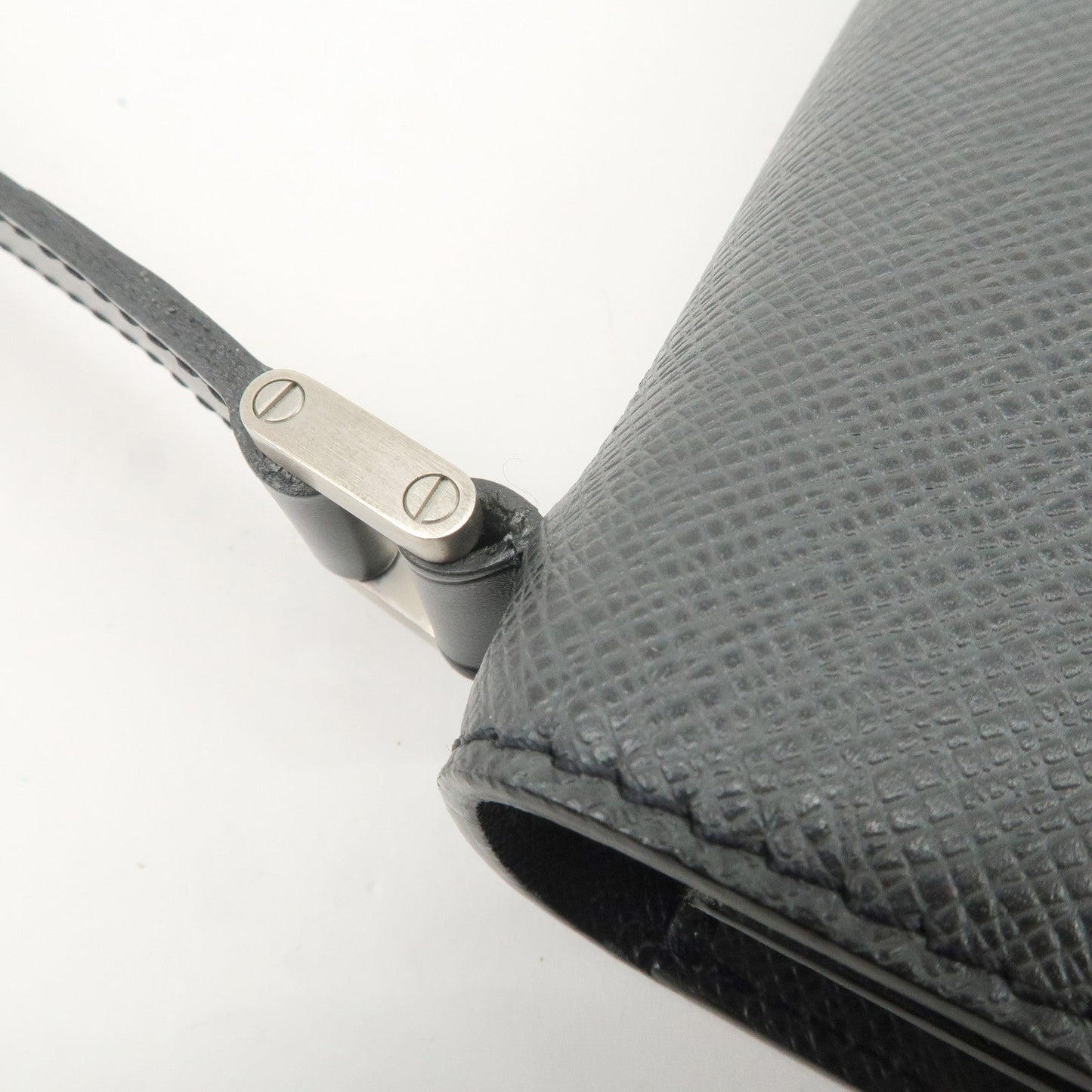 Louis Vuitton Taiga Pochette Kurgan Shoulder Bag Ardoise M32442【Pre-order】