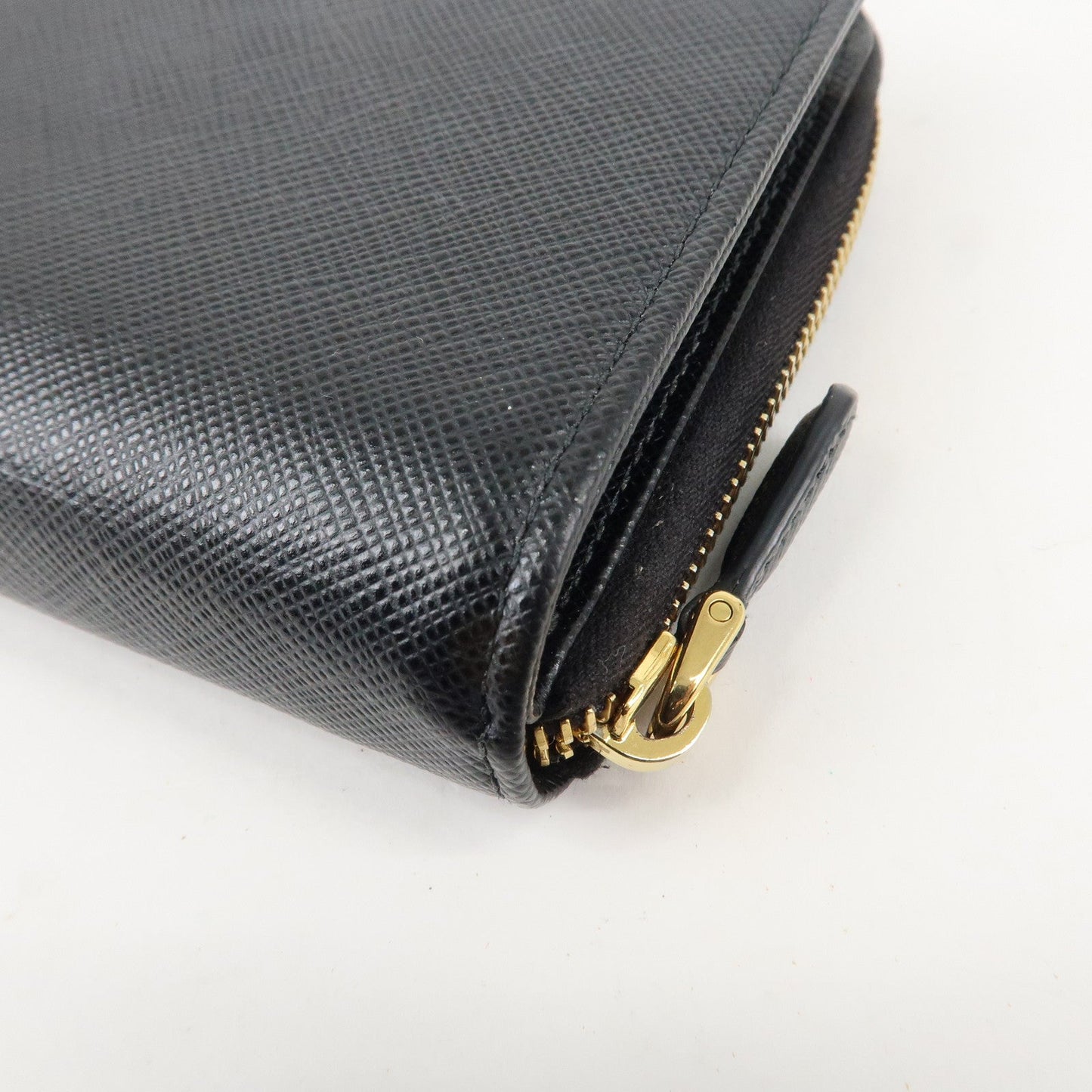Prada Logo Leather Zip Around Bi-fold Wallet Black 1ML522 Used【Pre-order】