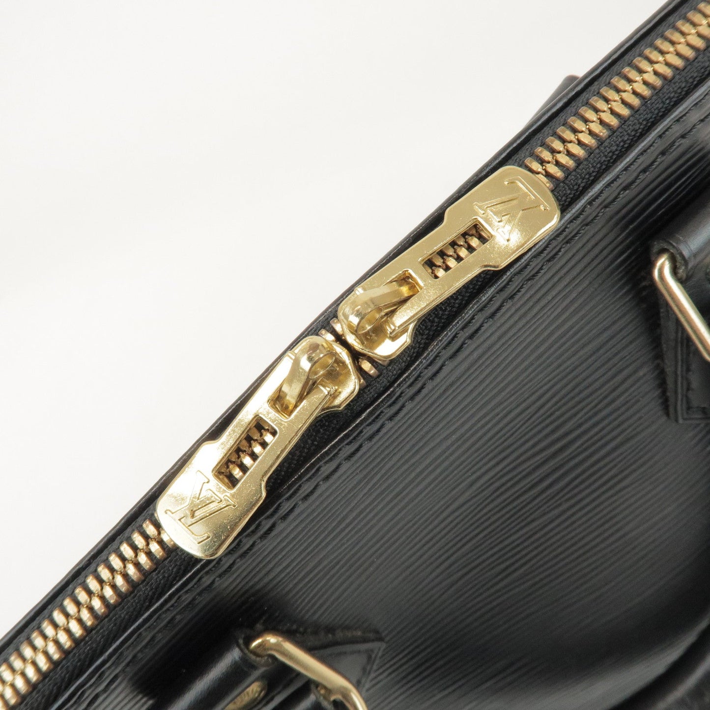 Louis Vuitton Epi Alma 2Way Hand Bag Shoulder Bag Noir Black M52142【Pre-order】