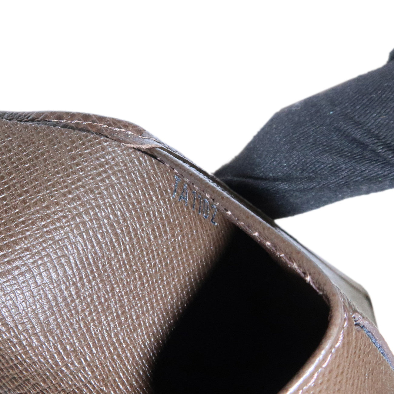 Louis Vuitton Taiga Porte Billets 3 Vole Wallet Grizzly M30428【Pre-order】