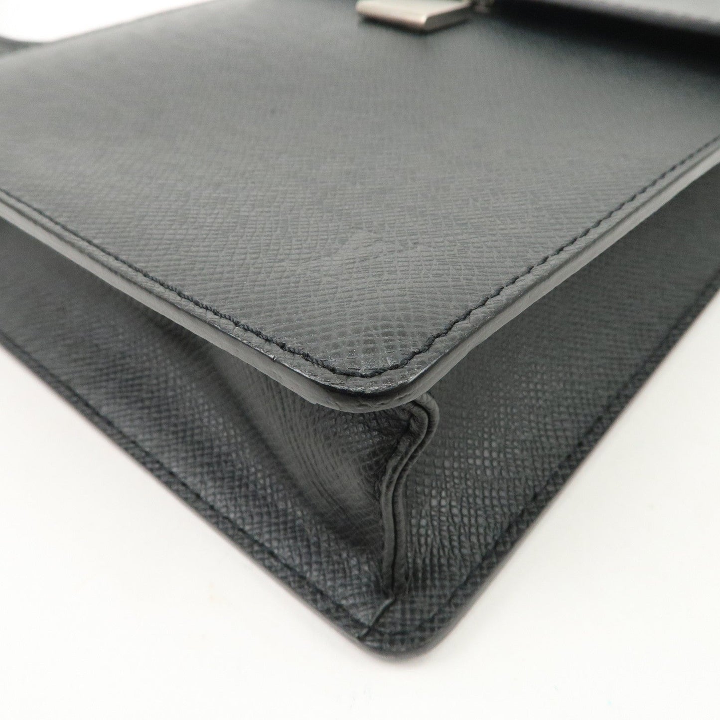 Louis Vuitton Taiga Pochette Kurgan Shoulder Bag Ardoise M32442【Pre-order】