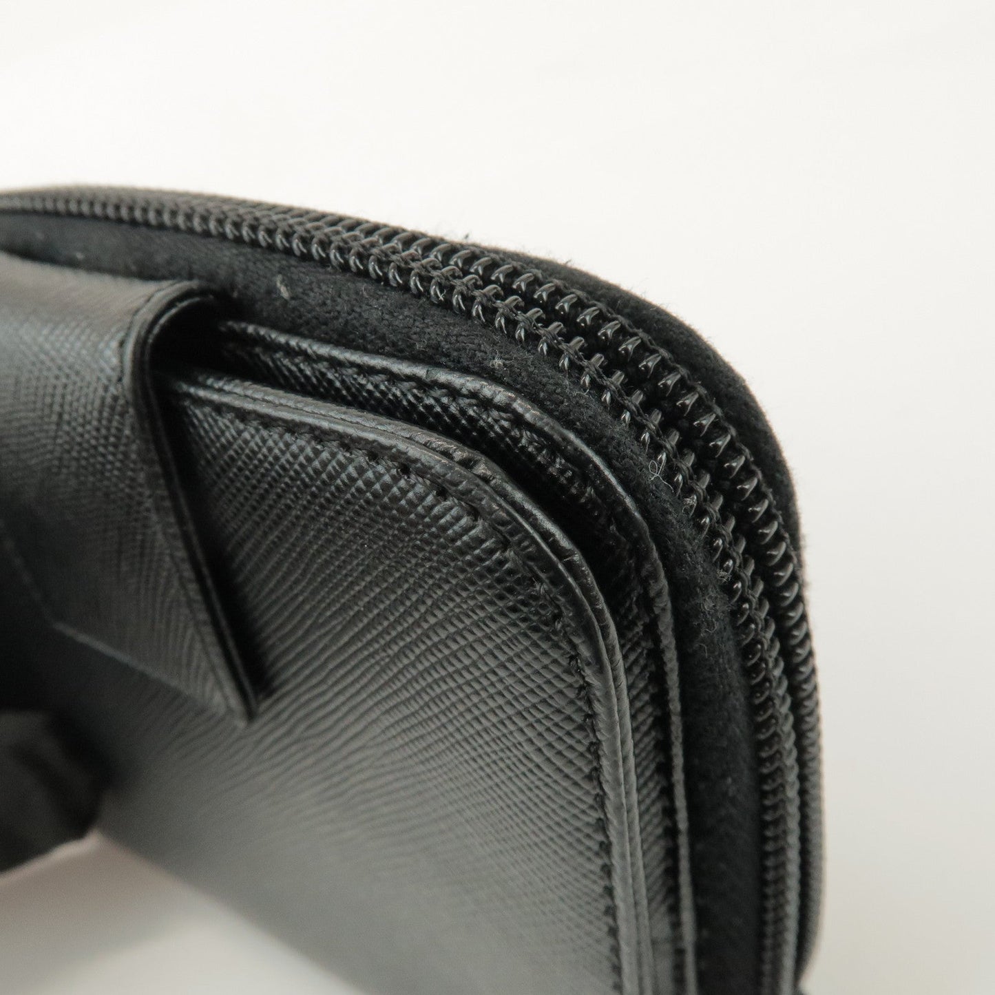 Prada Logo Leather Round Zippy Bi-fold Wallet Black 1ML522【Pre-order】