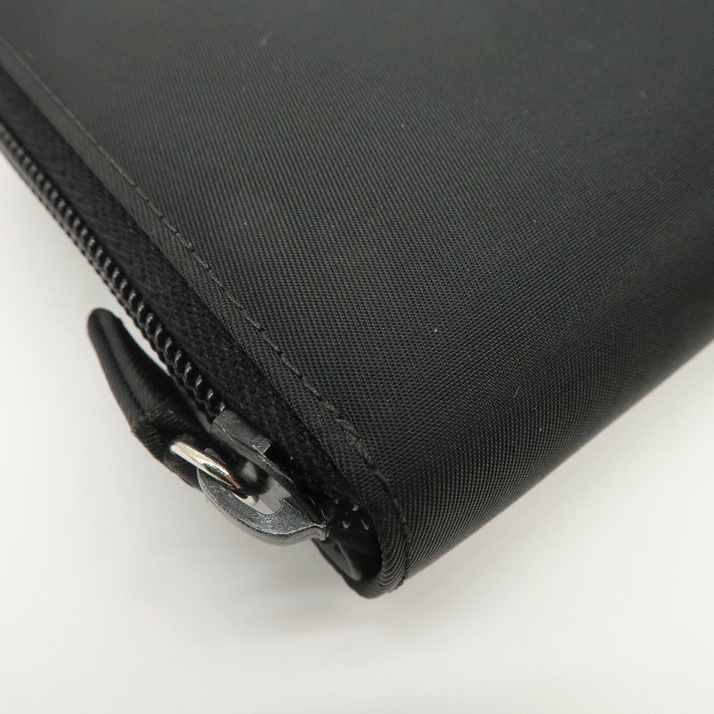 Prada Tessuto Nylon Bi-fold Round Zippy Compact Wallet Black M605【Pre-order】