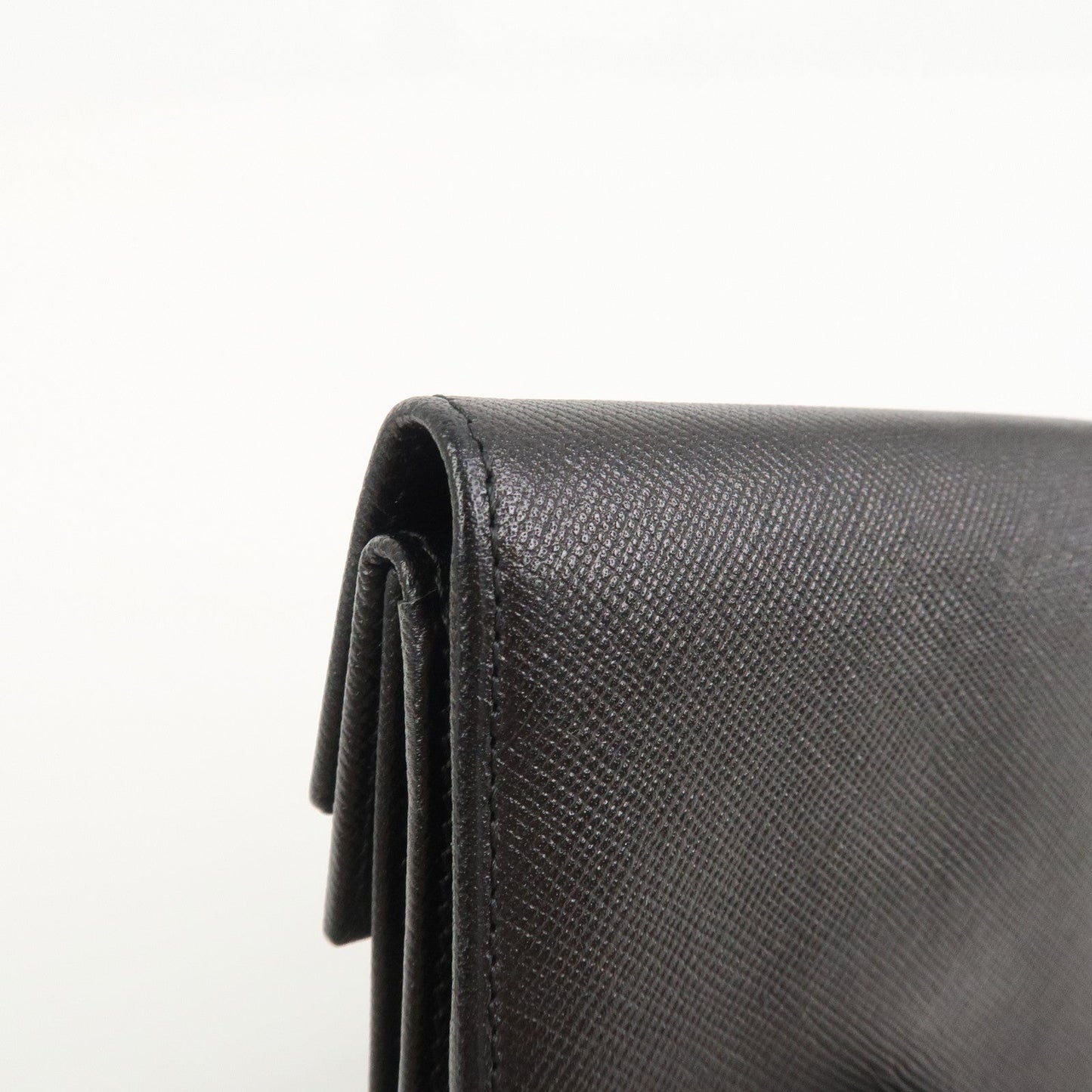 Prada Triangle Logo Saffiano Leather Compact Wallet Black M53X【Pre-order】