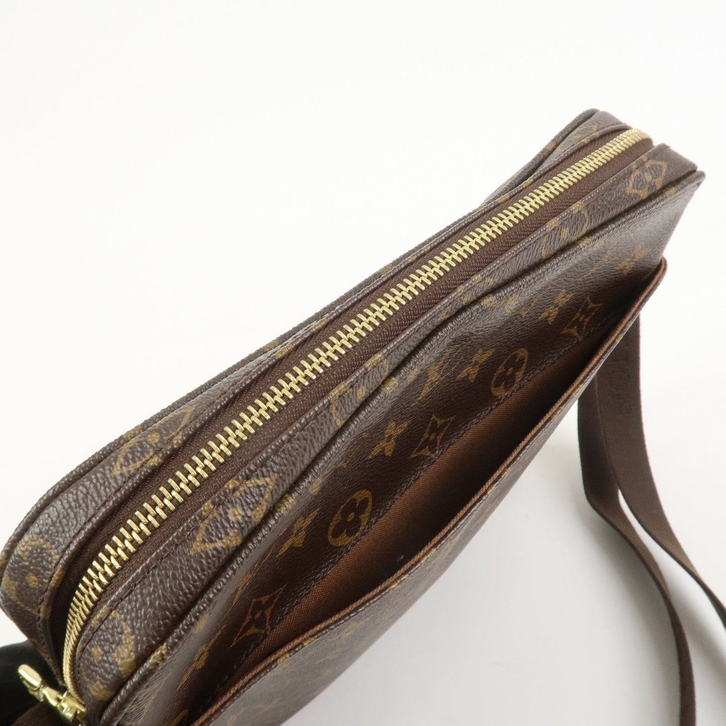 Louis Vuitton Monogram Trotteur Beaubourg Shoulder Bag Brown M97037【Pre-order】
