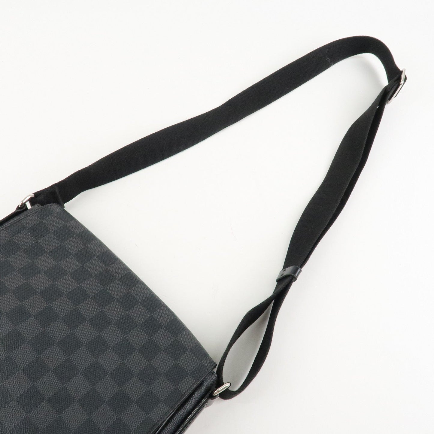 Louis Vuitton Damier Graphite District PM Shoulder Bag Black N41260【Pre-order】
