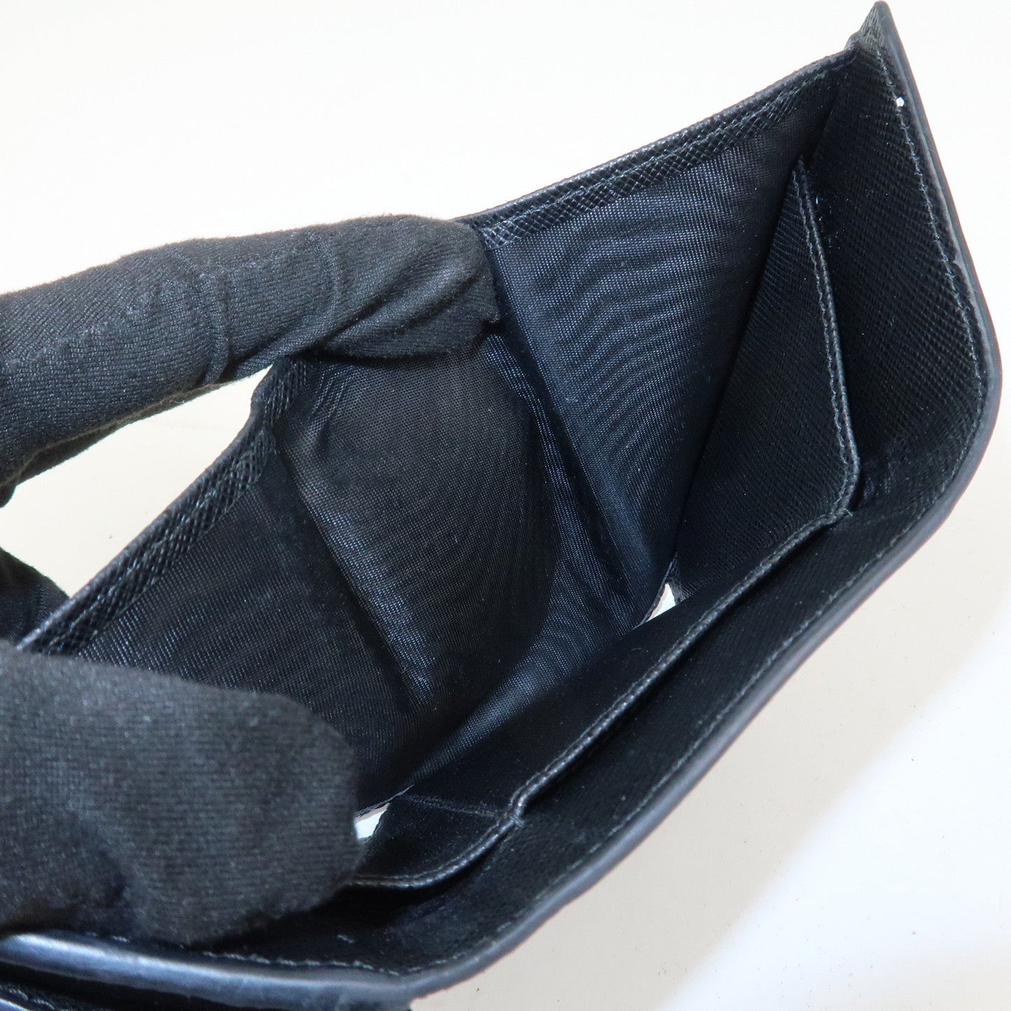 Prada Triangle Logo Saffiano Leather Tri-fold Wallet Black 1MH021【Pre-order】