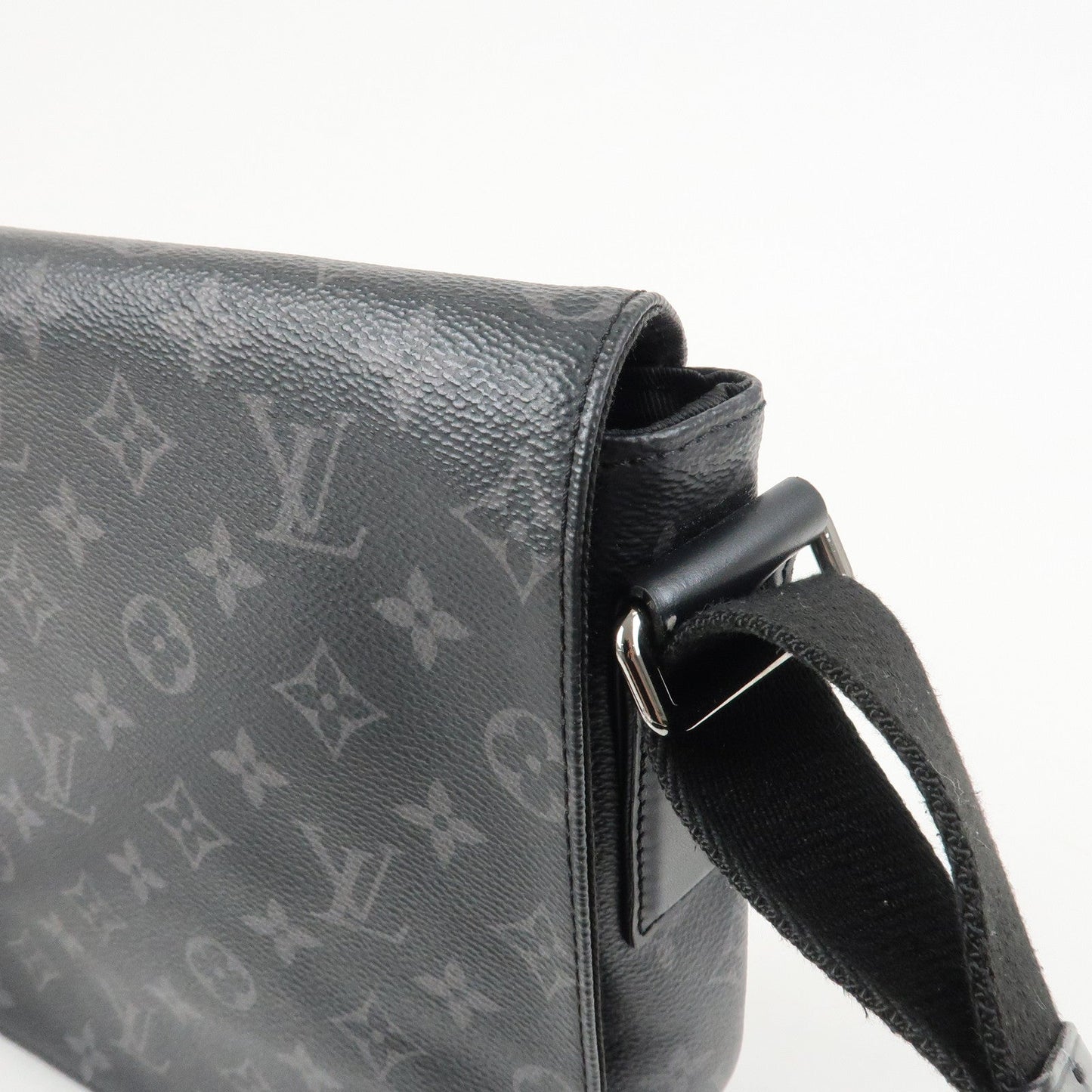 Louis Vuitton Monogram Eclipse District PM Crossbody Bag M44000【Pre-order】