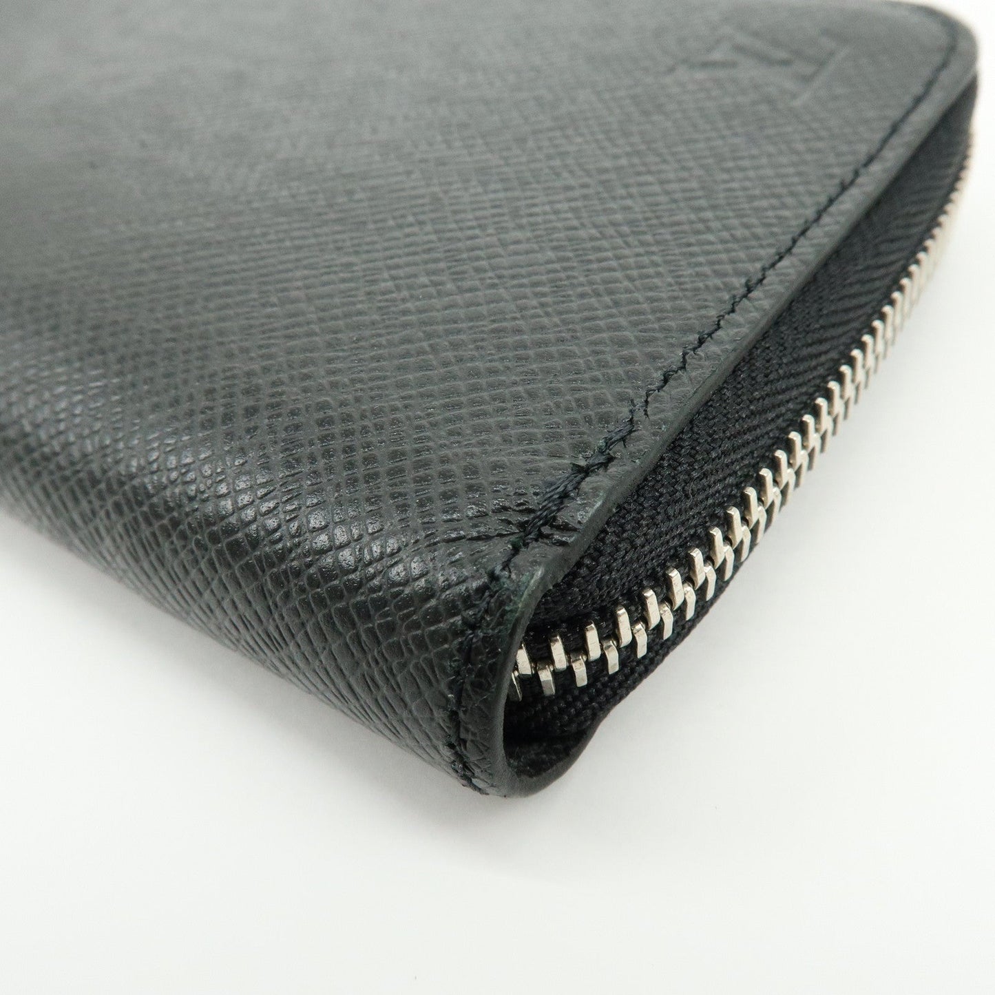 Louis Vuitton Taiga Vertical Round Zippy Wallet Ardoise M30503【Pre-order】