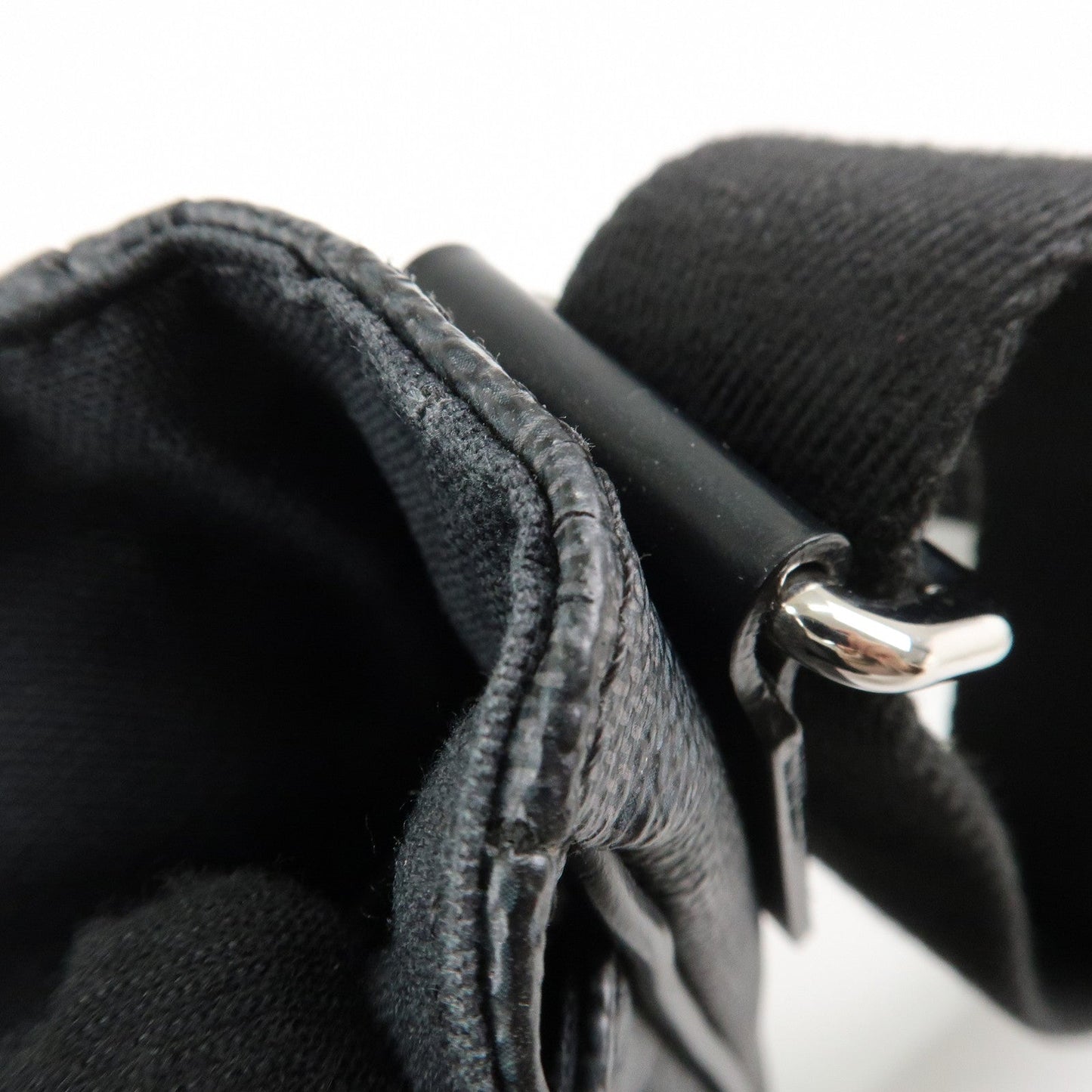 Louis Vuitton Damier Graphite District PM Shoulder Bag Black N41260【Pre-order】