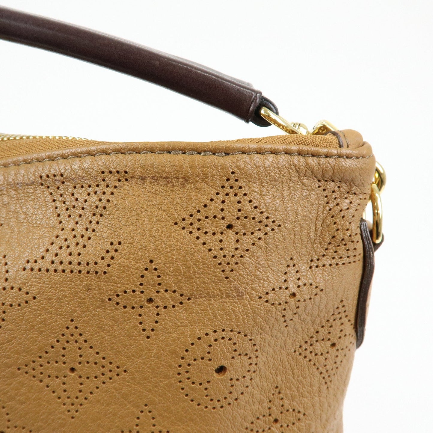Louis Vuitton Monogram Mahina Selene MM Shoulder Bag Caramel M94214【Pre-order】