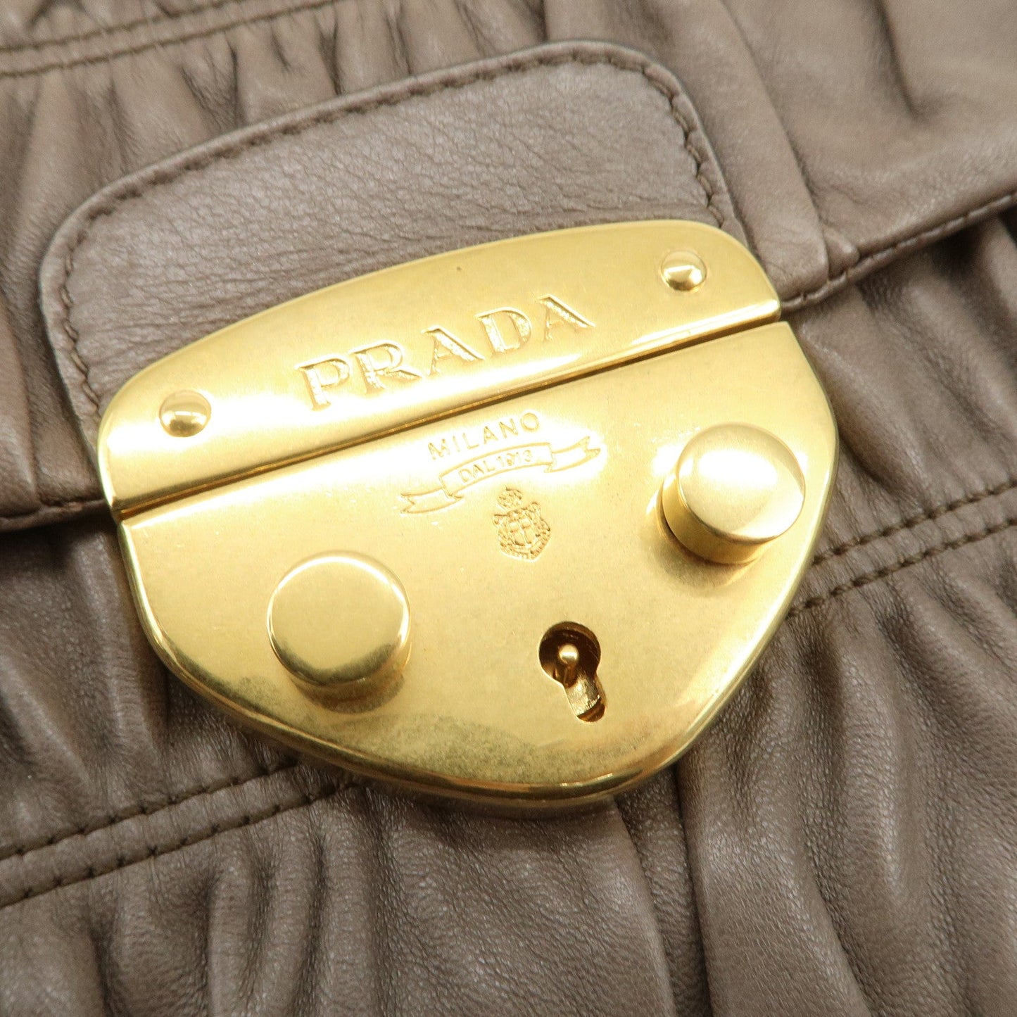 Prada Logo Nappa Gaufre Leather Shoulder Bag Greige BR4443【Pre-order】