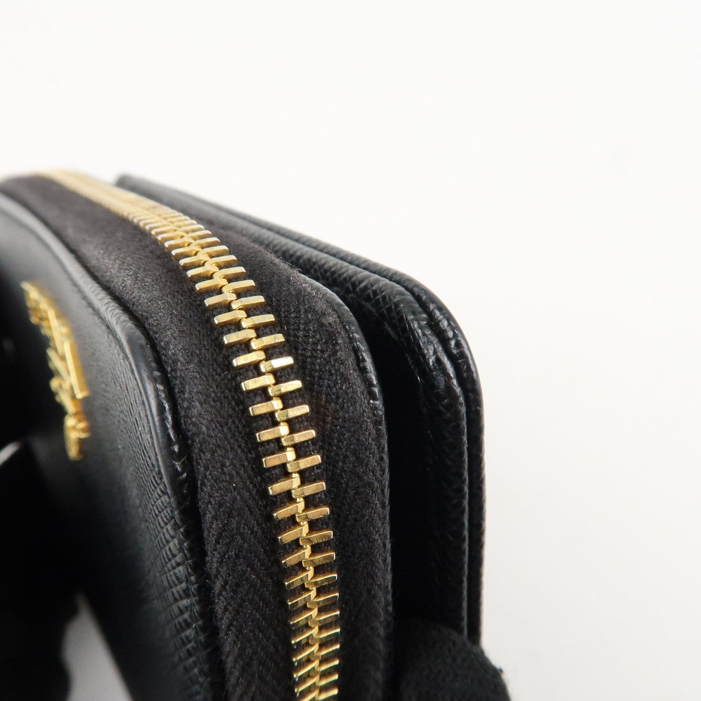 Prada Logo Leather Zip Around Bi-fold Wallet Black 1ML522 Used【Pre-order】