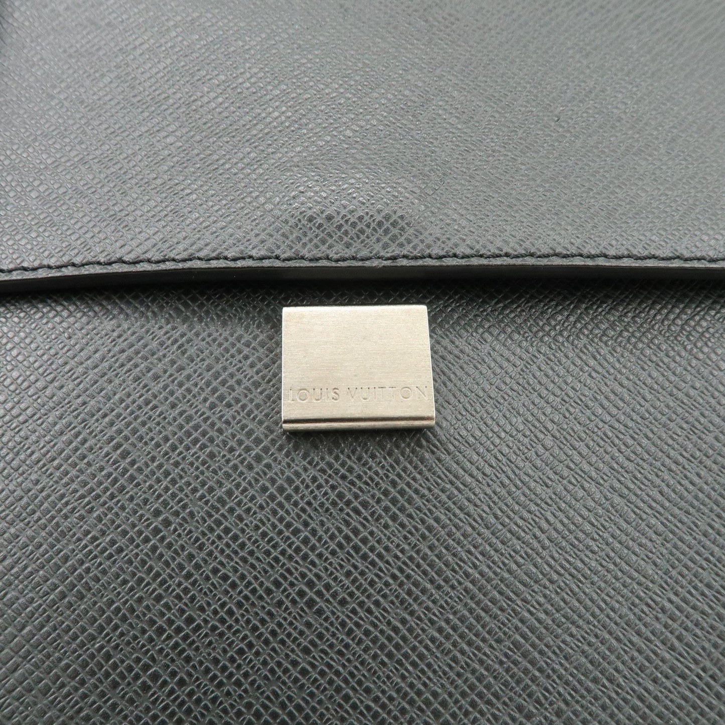 Louis Vuitton Taiga Pochette Kurgan Shoulder Bag Ardoise M32442【Pre-order】