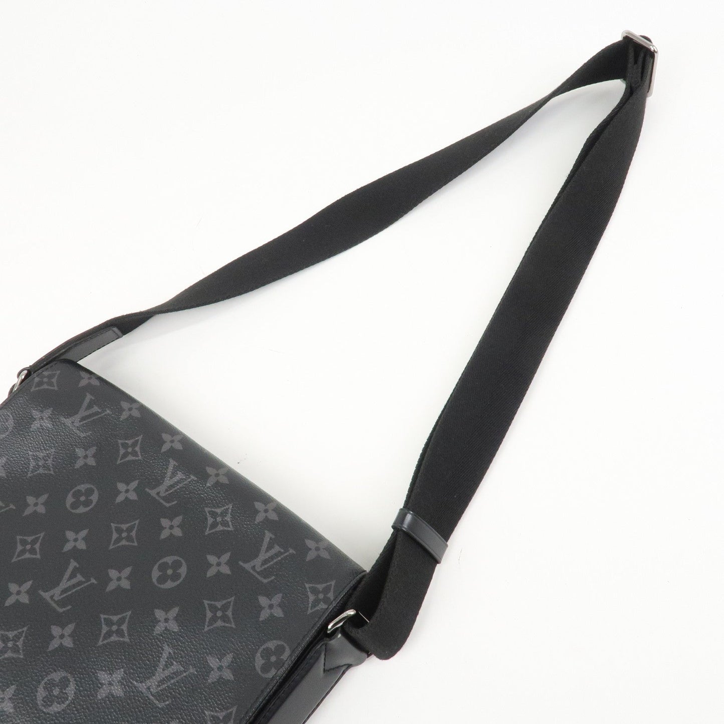 Louis Vuitton Monogram Eclipse District PM Crossbody Bag M44000【Pre-order】