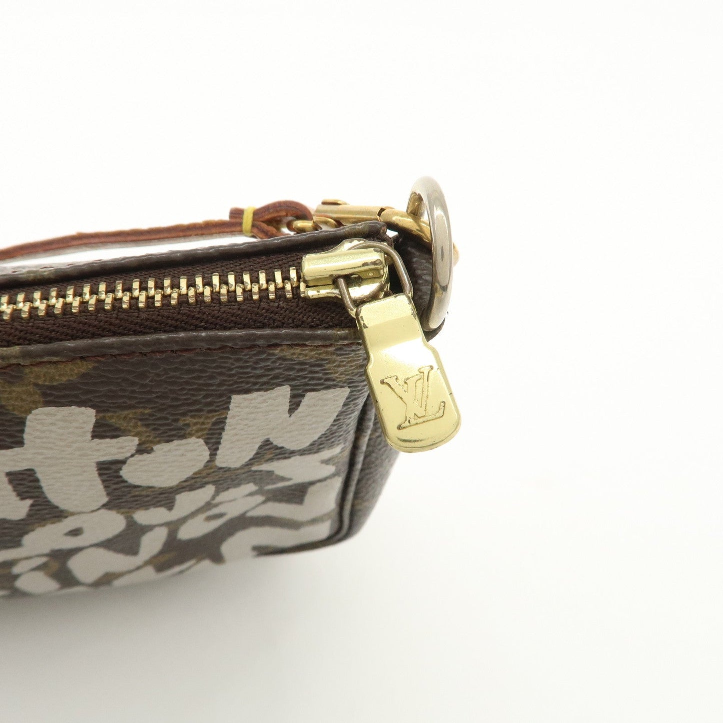 Louis Vuitton Monogram Graffiti Pochette Accessoires M92192【Pre-order】