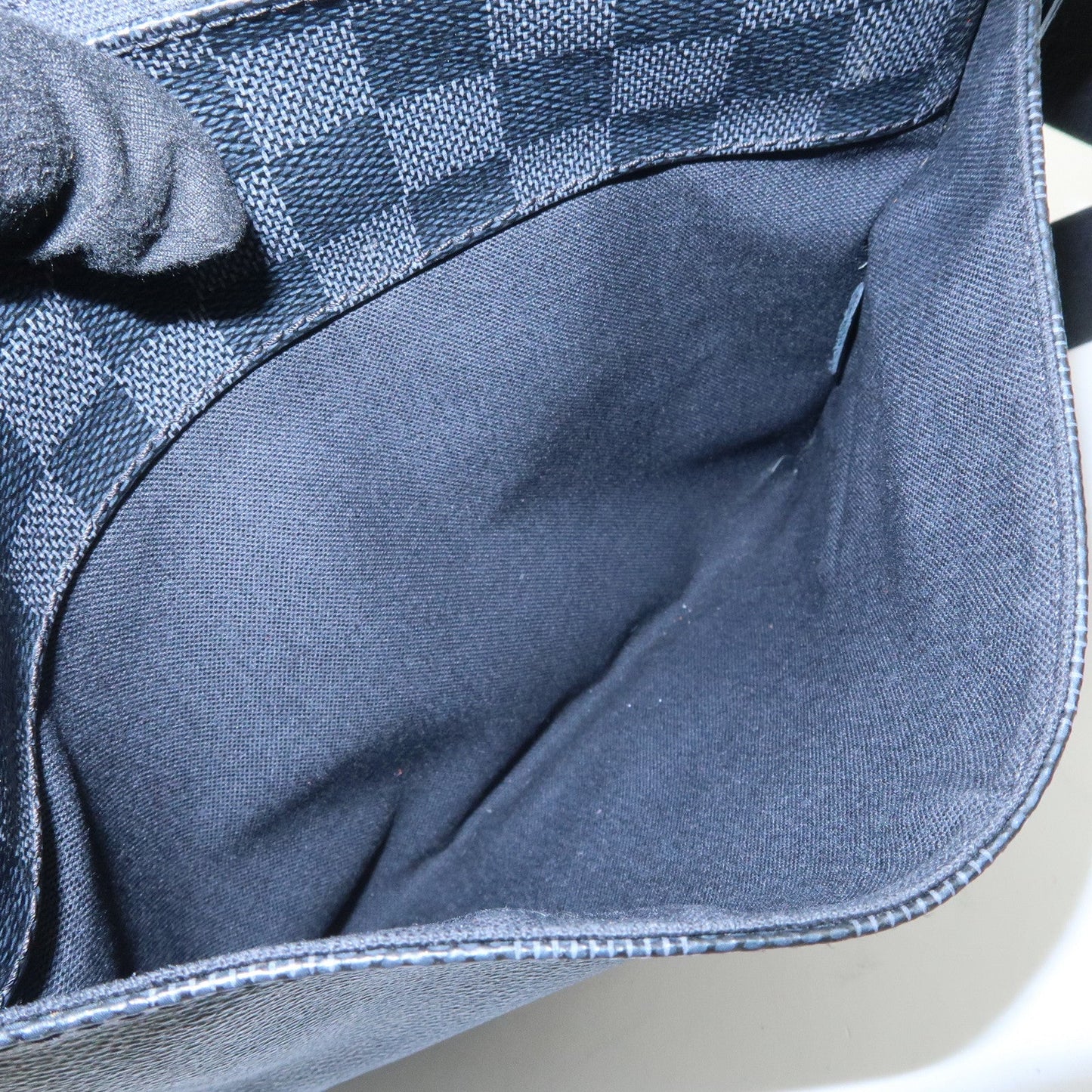 Louis Vuitton Damier Graphite District PM Shoulder Bag Noir N41260【Pre-order】