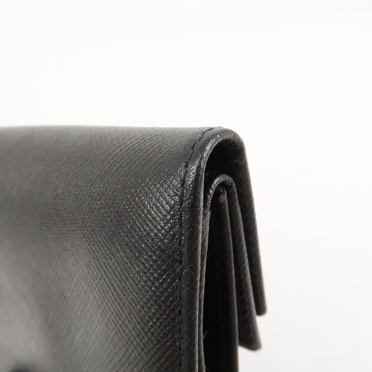 Prada Triangle Logo Saffiano Leather Compact Wallet Black M53X【Pre-order】