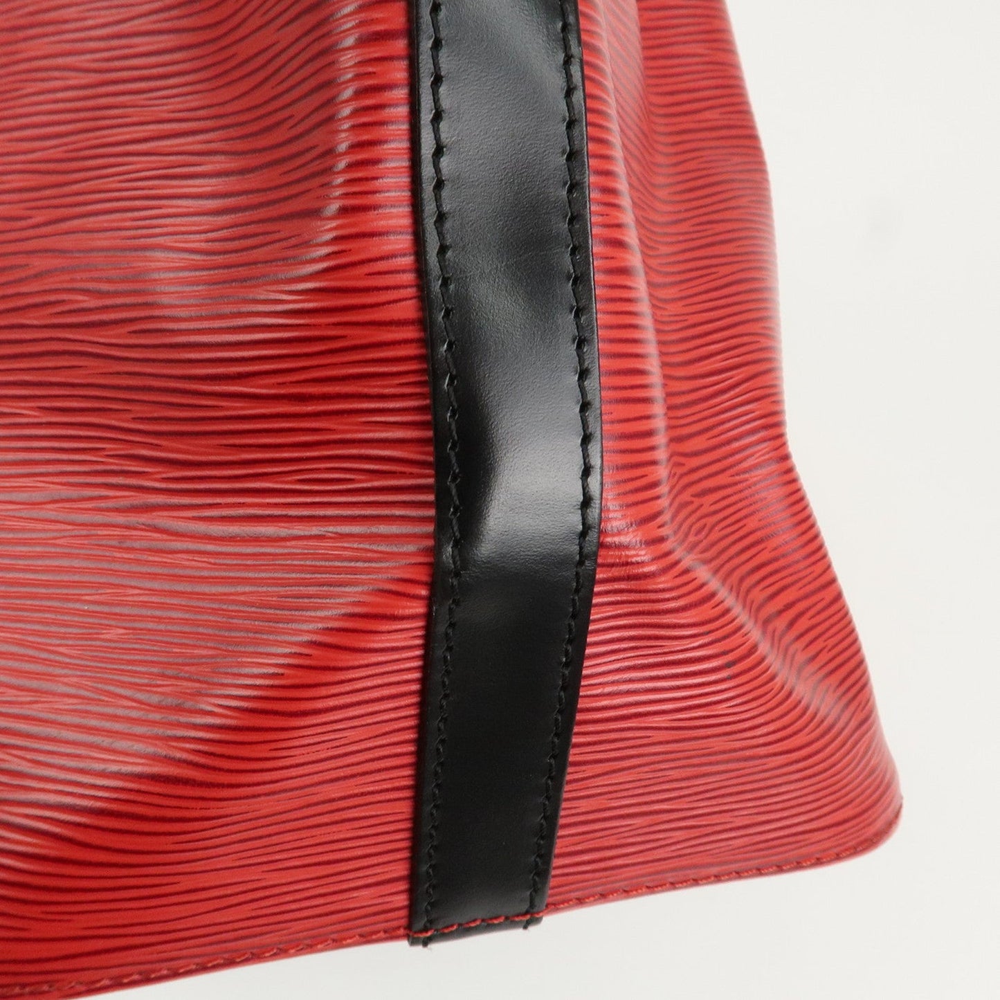 Louis Vuitton Epi Petit Noe Shoulder Bag Bicolor Noir Red M44172【Pre-order】
