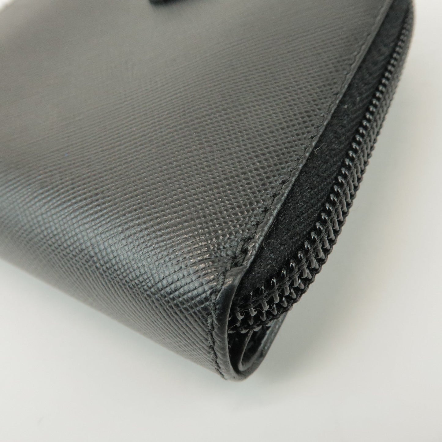 Prada Logo Leather Round Zippy Bi-fold Wallet Black 1ML522【Pre-order】