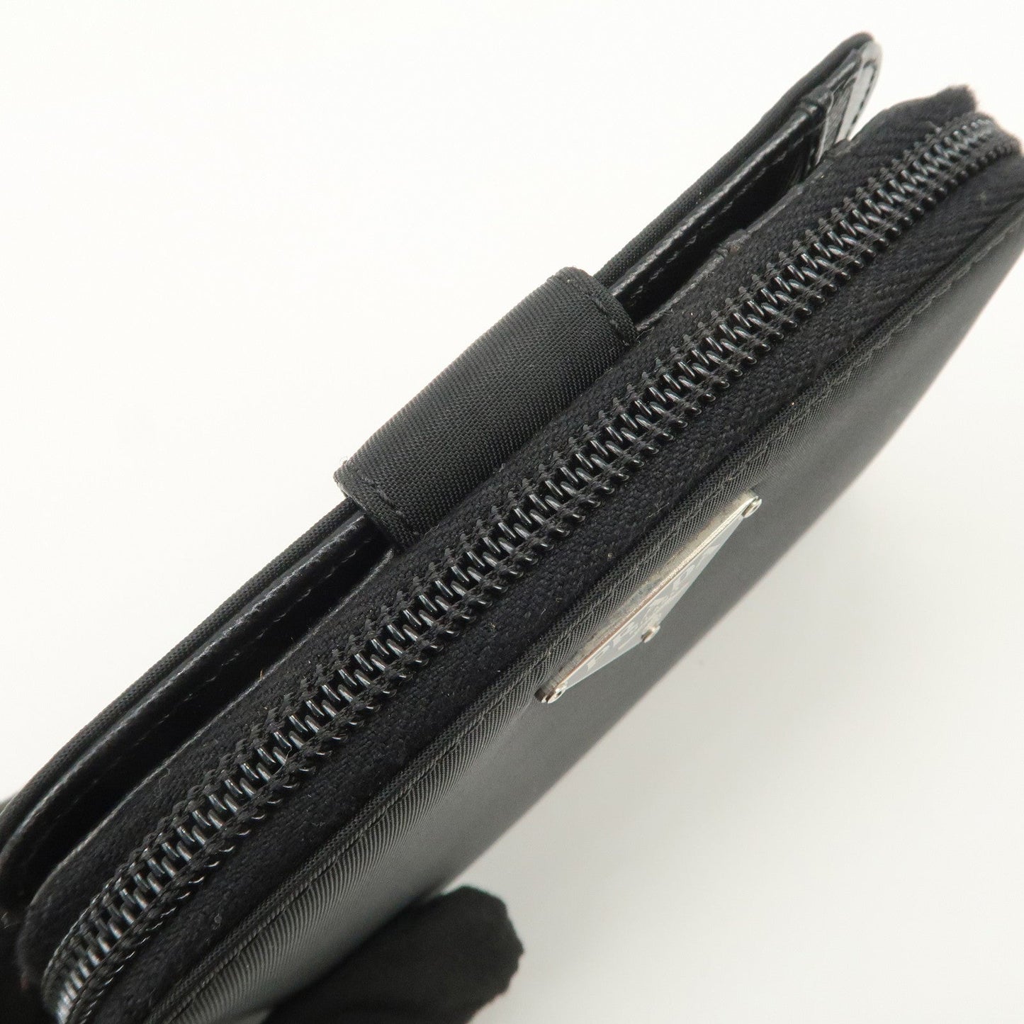 Prada Tessuto Nylon Bi-fold Round Zippy Compact Wallet Black M605【Pre-order】