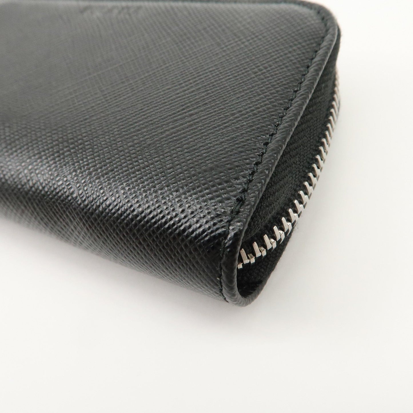 Prada Saffiano Leather Round Zippy Key Case Black 2PG604 Used【Pre-order】