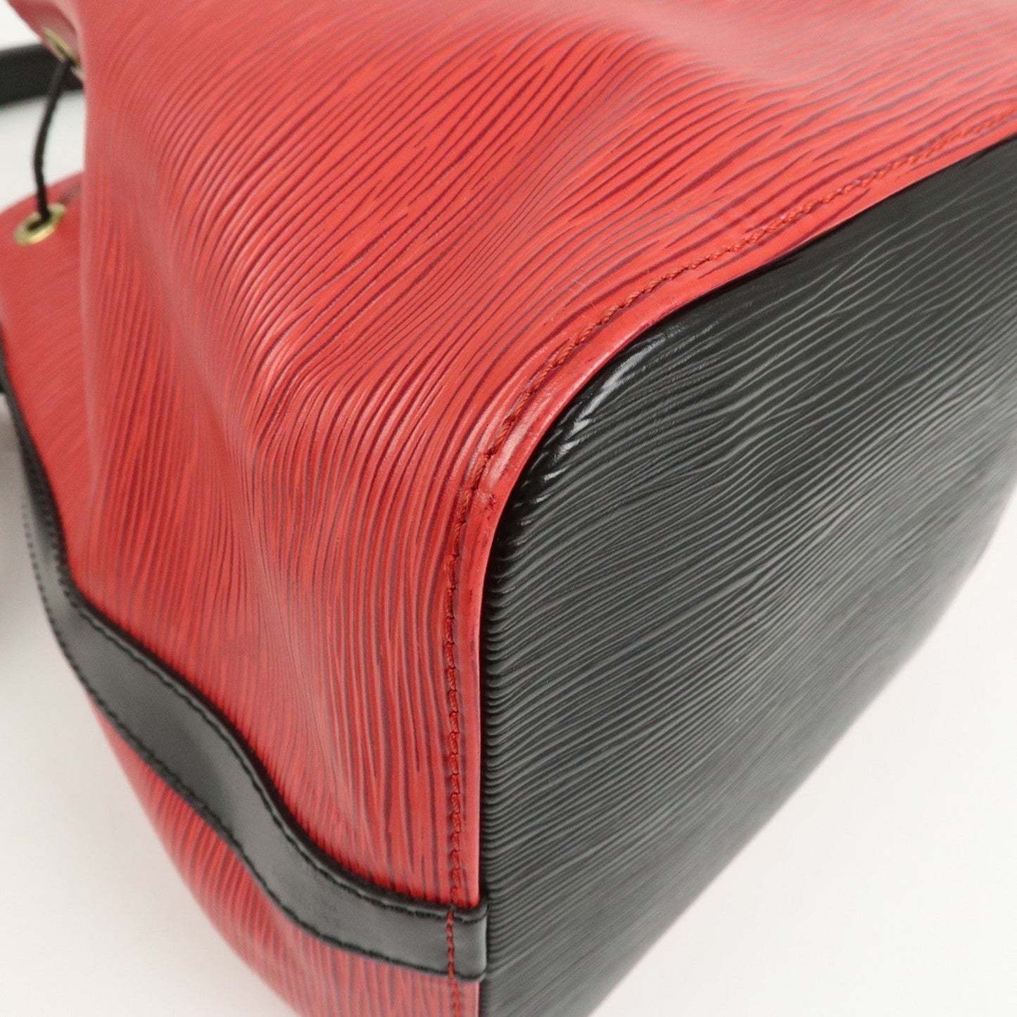 Louis Vuitton Epi Petit Noe Shoulder Bag Bicolor Noir Red M44172【Pre-order】