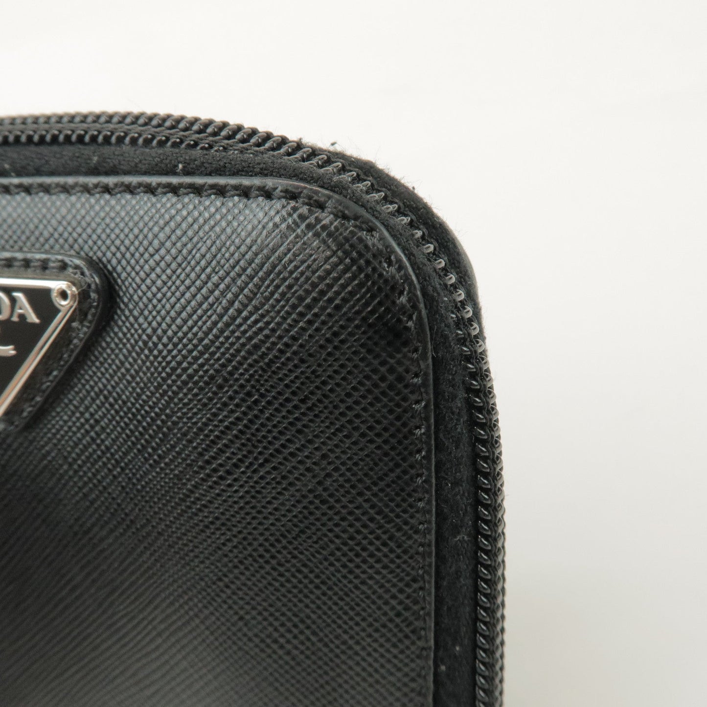 Prada Logo Leather Round Zippy Bi-fold Wallet Black 1ML522【Pre-order】