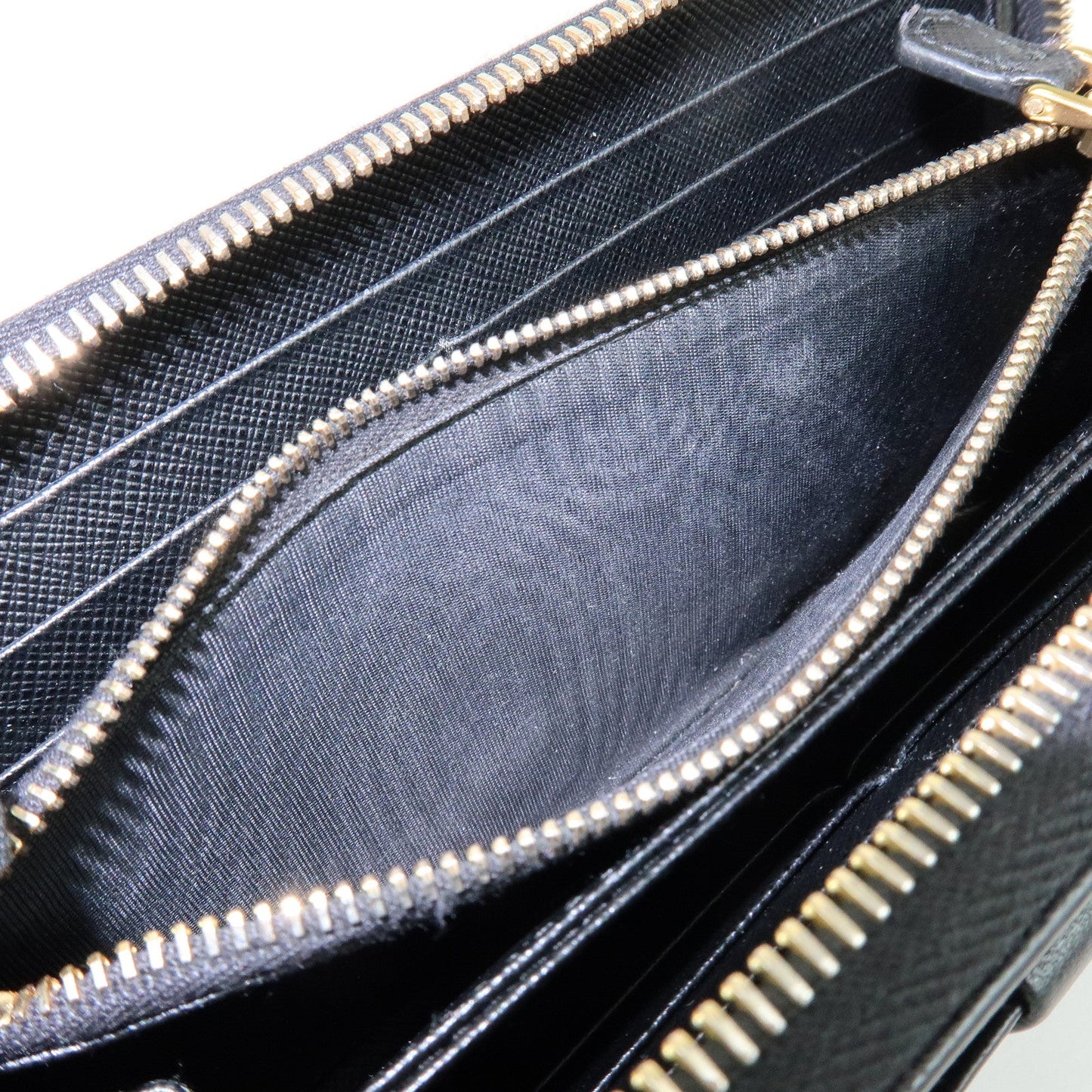 Prada Saffiano Leather Ribbon Round Zippy Wallet Black 1M0506【Pre-order】