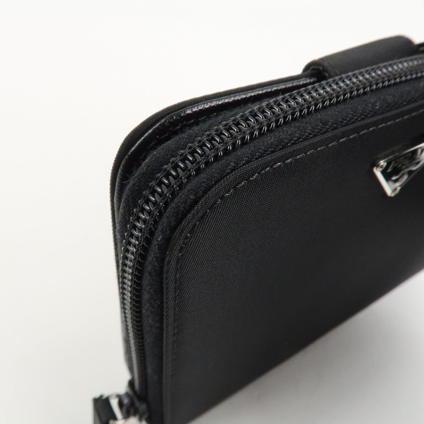 Prada Nylon Saffiano Leather Bi-fold Round zippy Wallet Black Used【Pre-order】