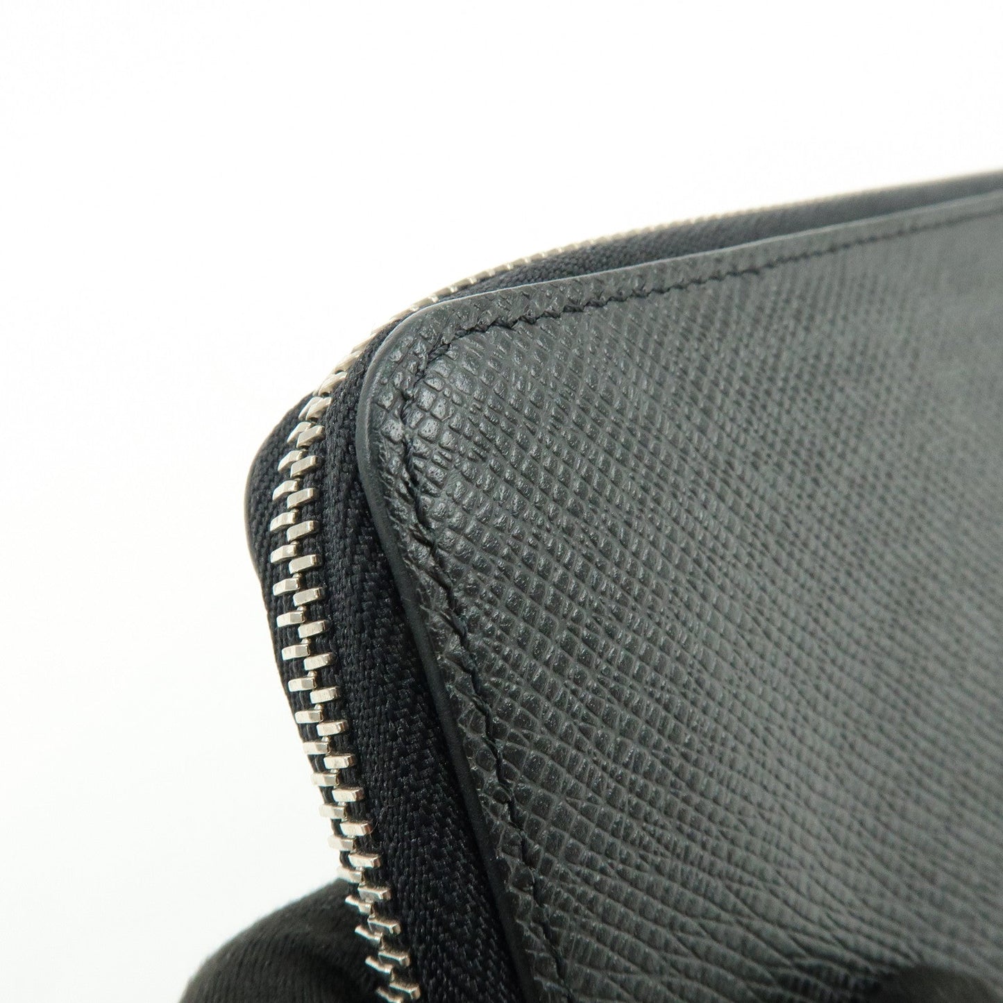 Louis Vuitton Taiga Vertical Round Zippy Wallet Ardoise M30503【Pre-order】