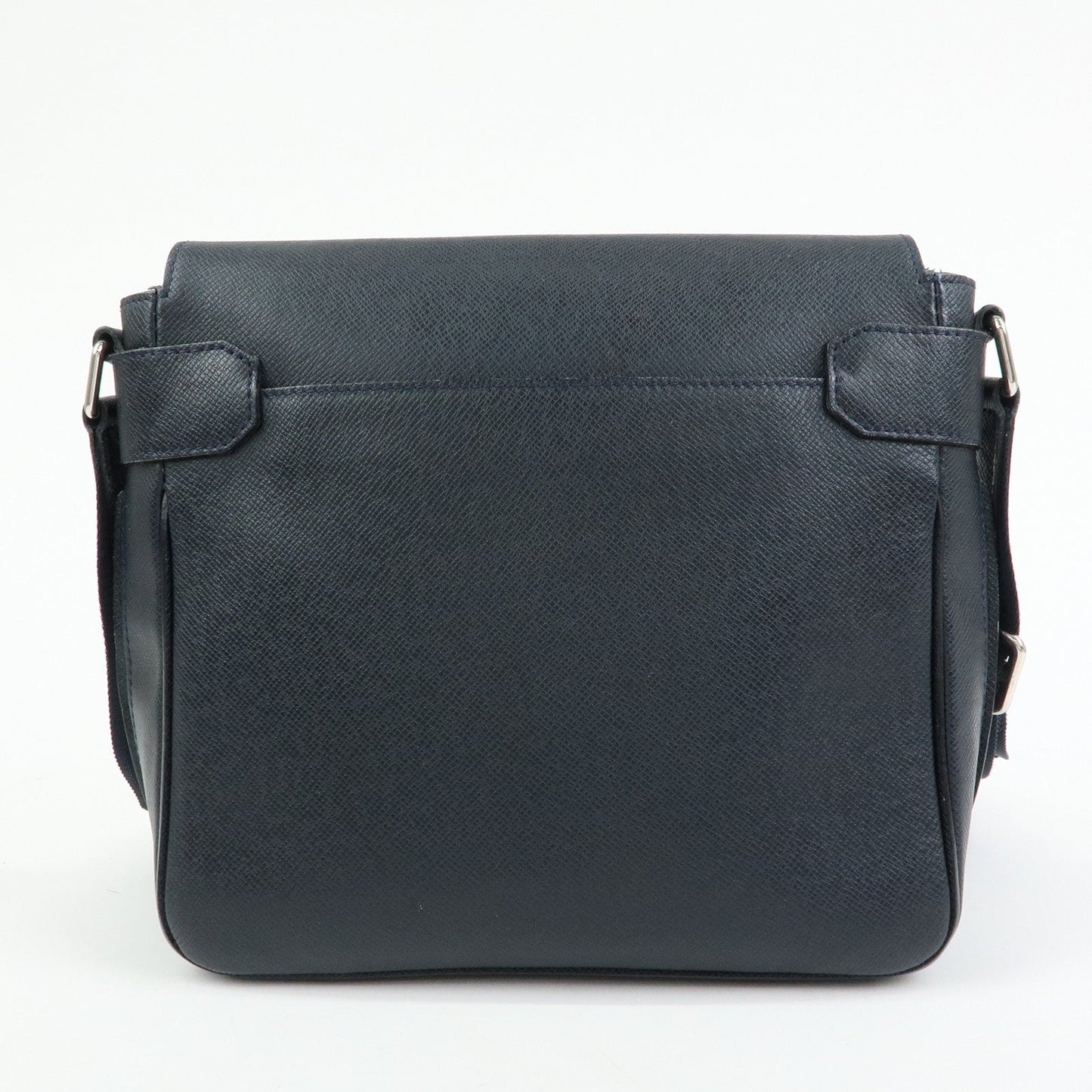 Louis Vuitton Taiga Leather Shoulder Crossbody Bag Boreal M32632【Pre-order】