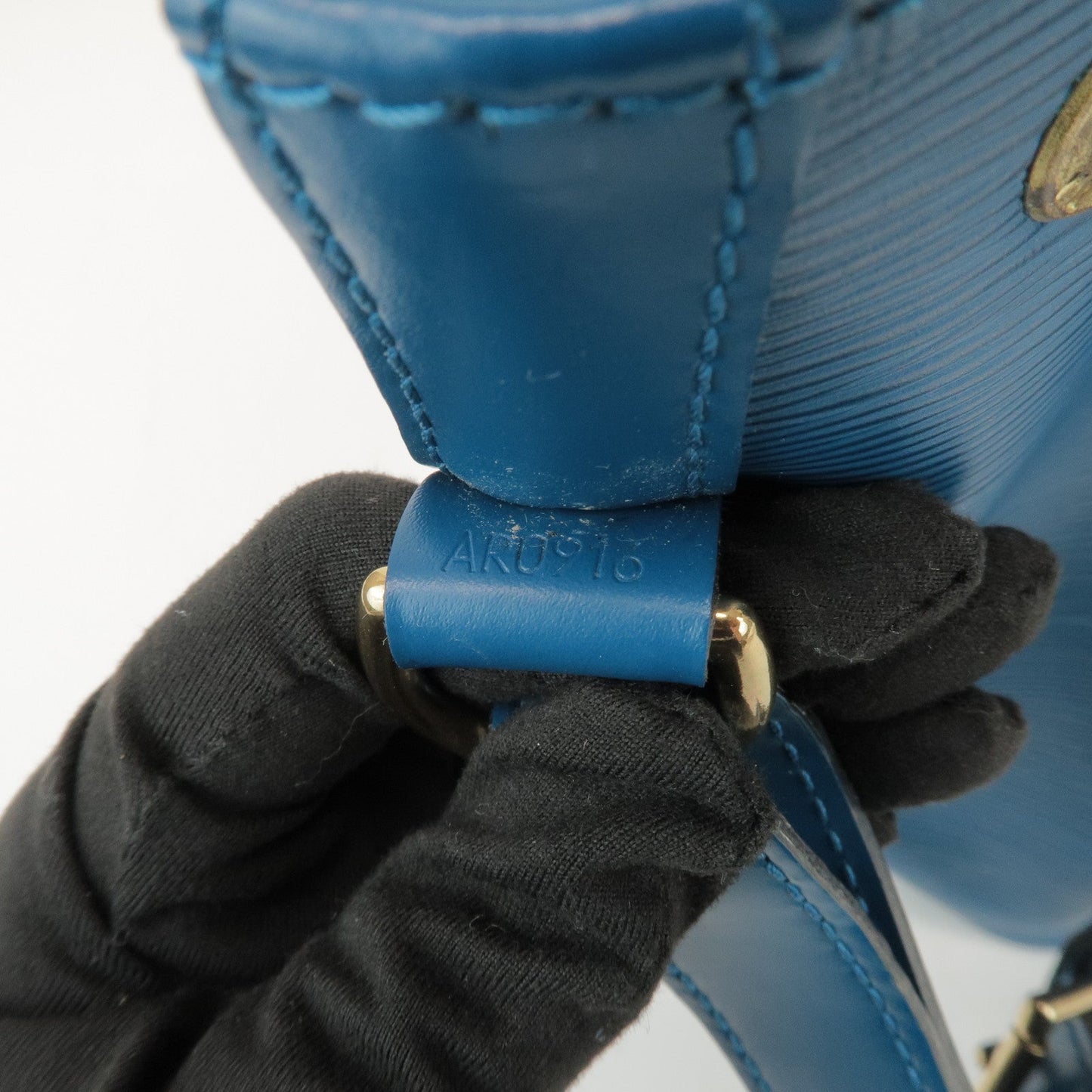 Louis Vuitton Epi Petit Noe Shoulder Bag Toledo Blue M44105【Pre-order】