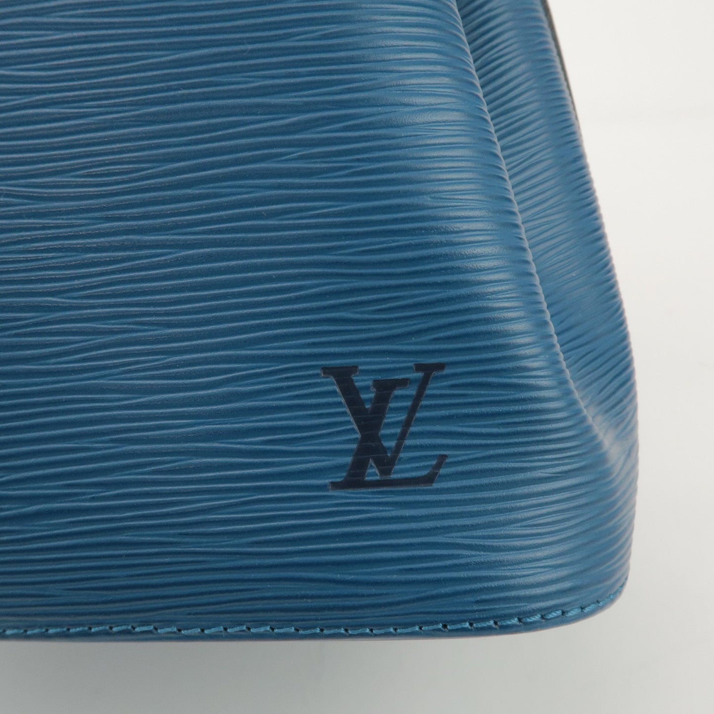 Louis Vuitton Epi Petit Noe Shoulder Bag Toledo Blue M44105【Pre-order】
