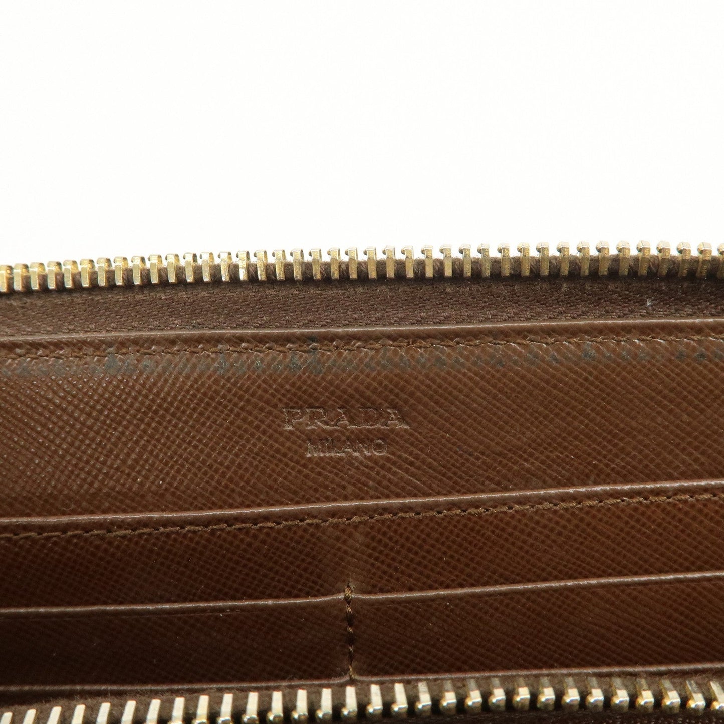 Prada Triangle Logo Saffiano Leather Round Zippy Wallet 1M0506【Pre-order】