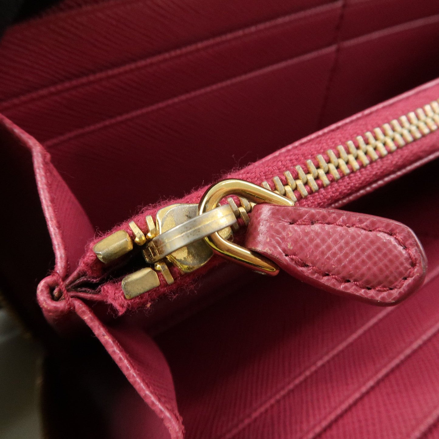 Prada Logo Saffiano Leather Round Zippy Long Wallet Pink 1M0506 Used【Pre-order】