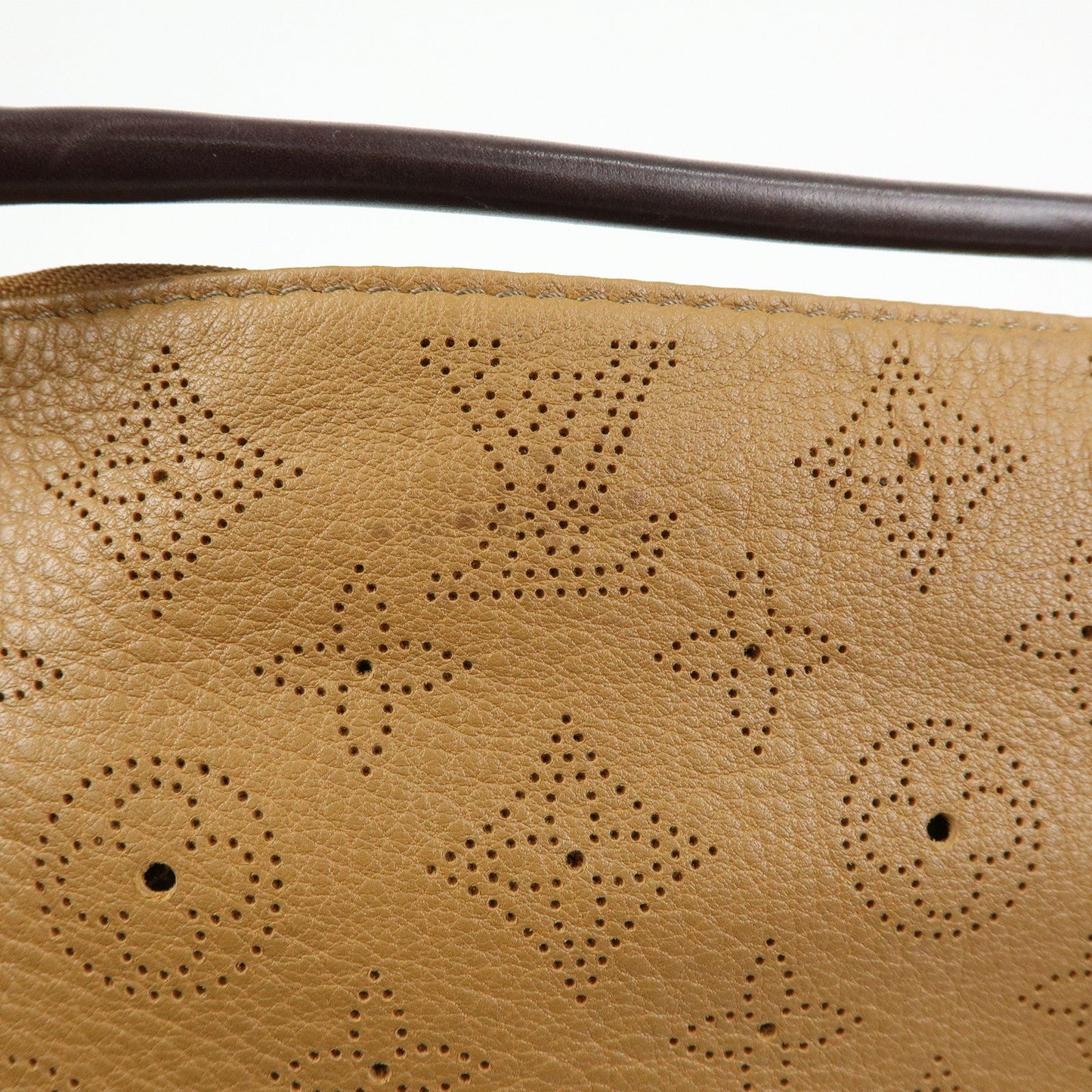 Louis Vuitton Monogram Mahina Selene MM Shoulder Bag Caramel M94214【Pre-order】