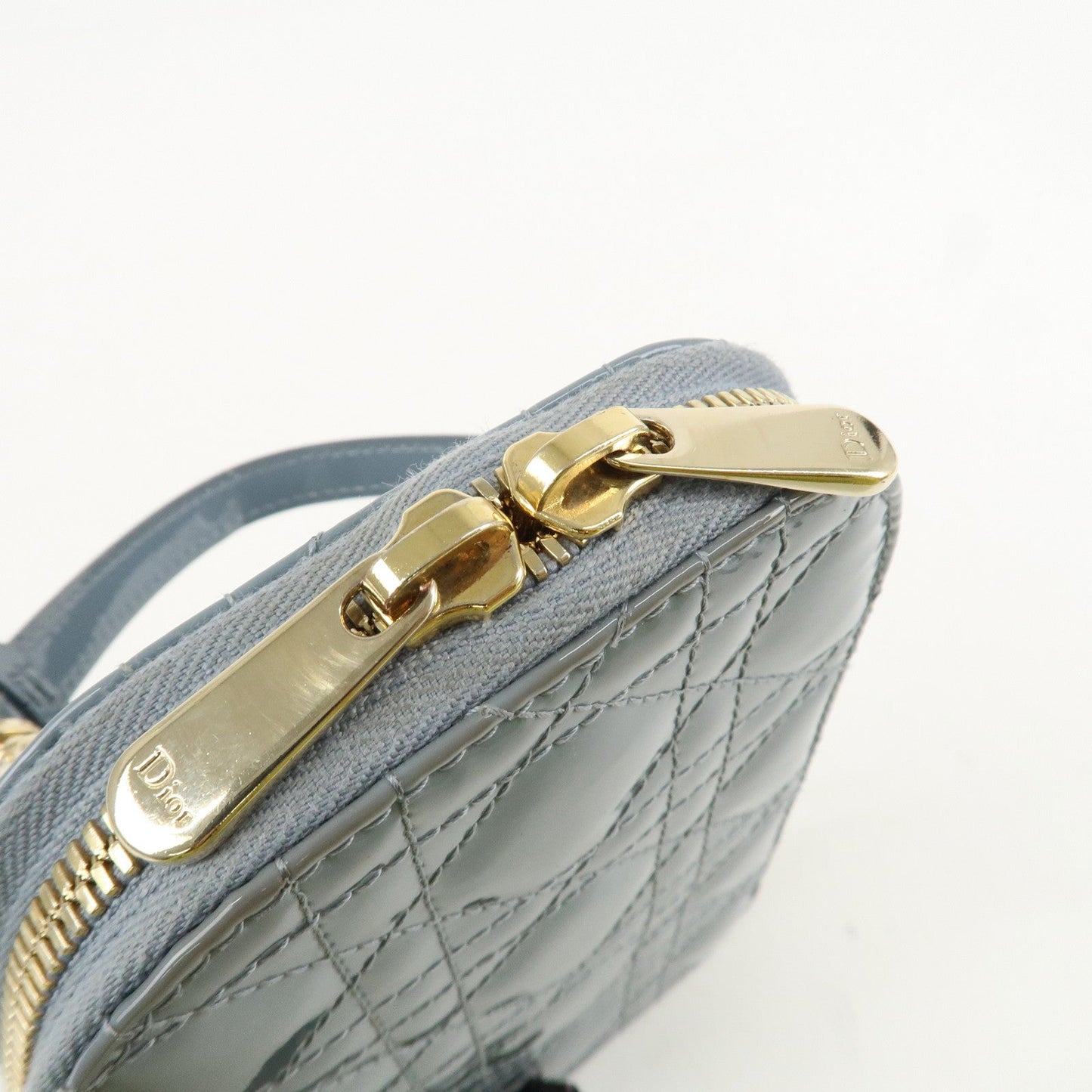 Christian Dior Lady Dior Cannage Patent Leather Phone Holder【Pre-order】