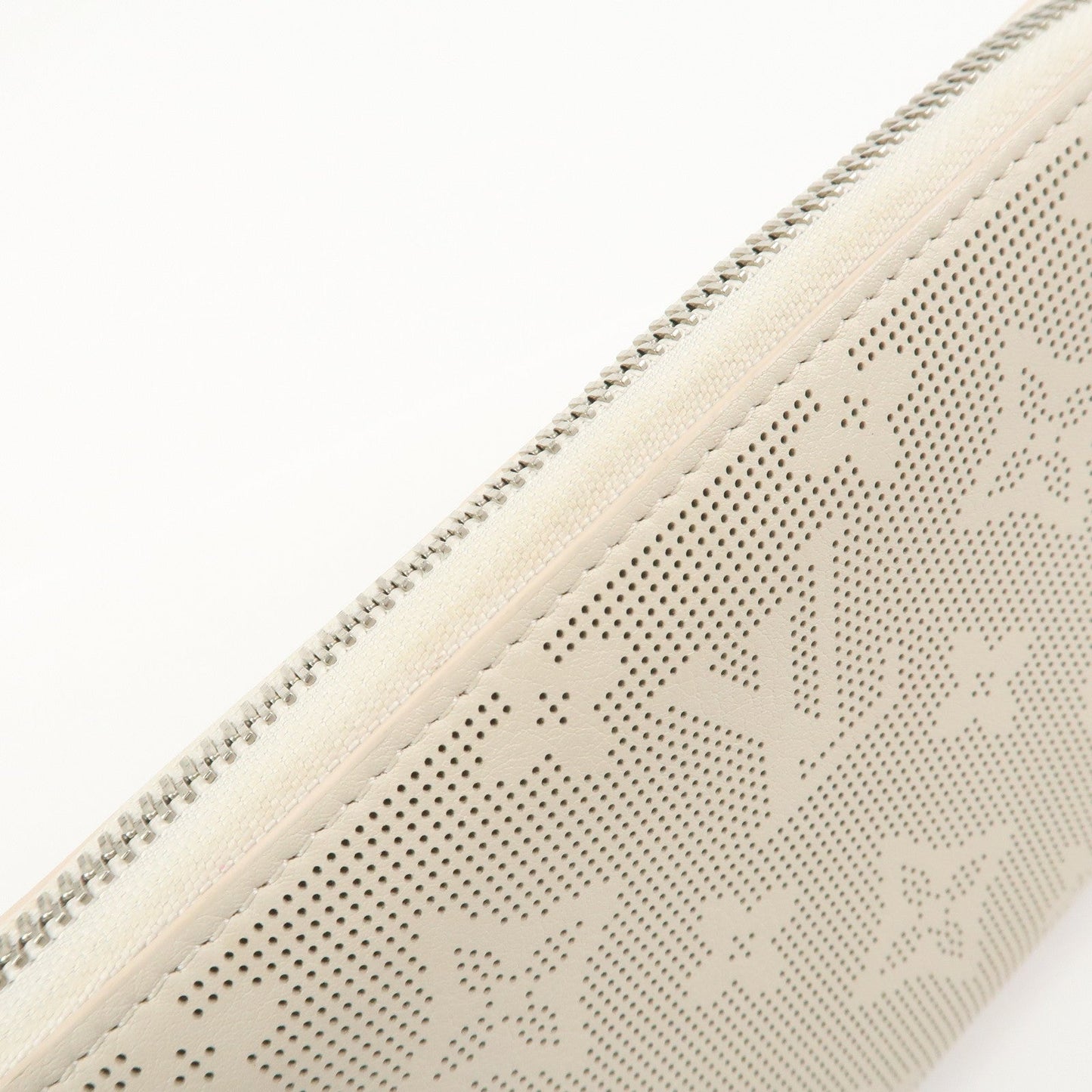 Louis Vuitton Monogram Mahina Reverse Round Zippy Wallet M83029【Pre-order】