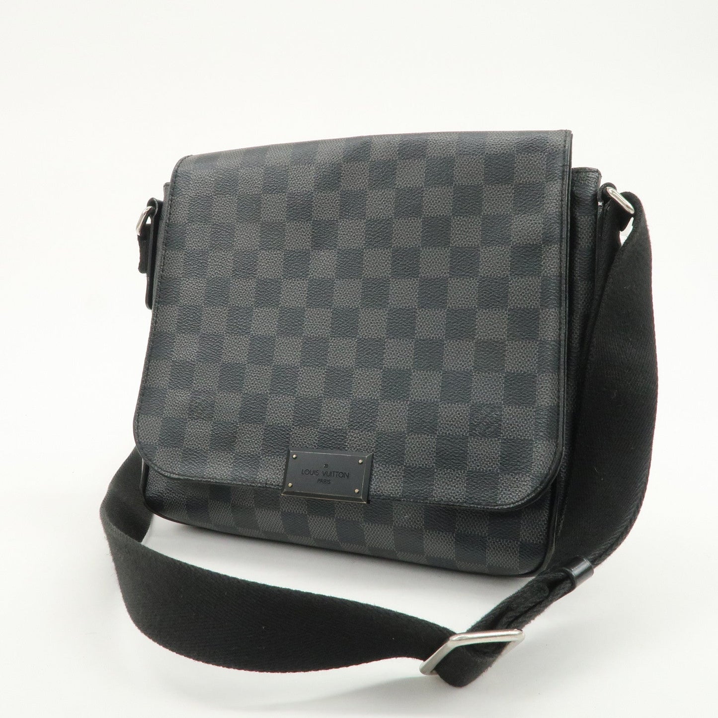 Louis Vuitton Damier Graphite District PM Shoulder Bag Noir N41260【Pre-order】