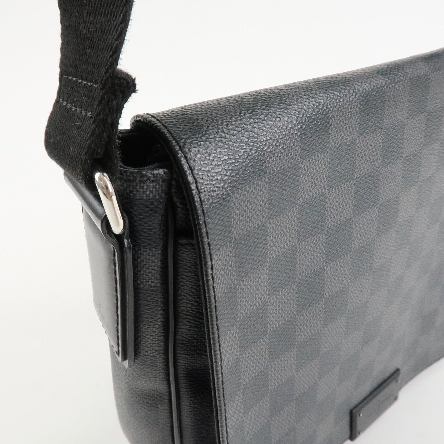 Louis Vuitton Damier Graphite District PM Shoulder Bag Black N41260【Pre-order】