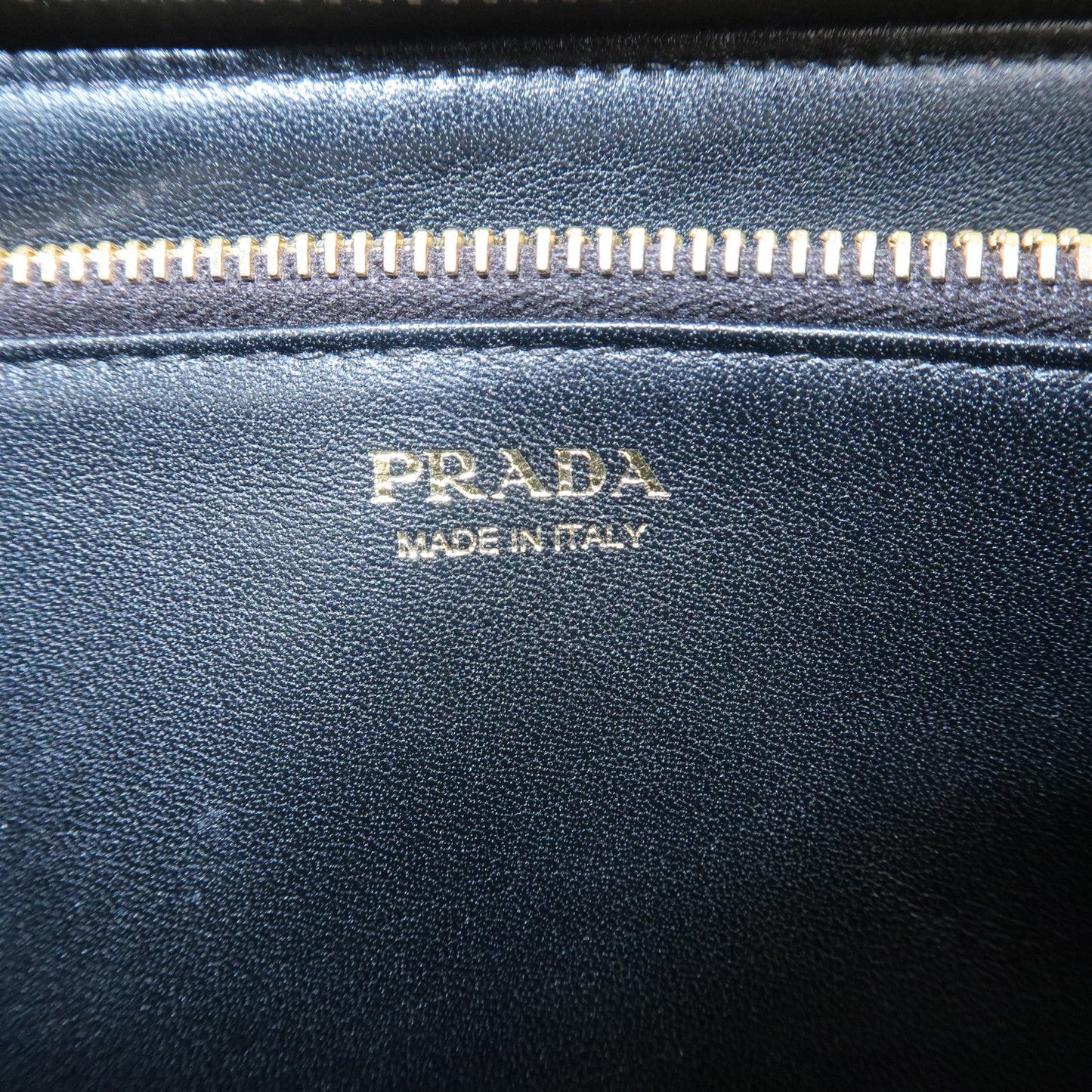 Prada Vitello Move Leather Round Zippy Wallet Black 1ML506 Used【Pre-order】