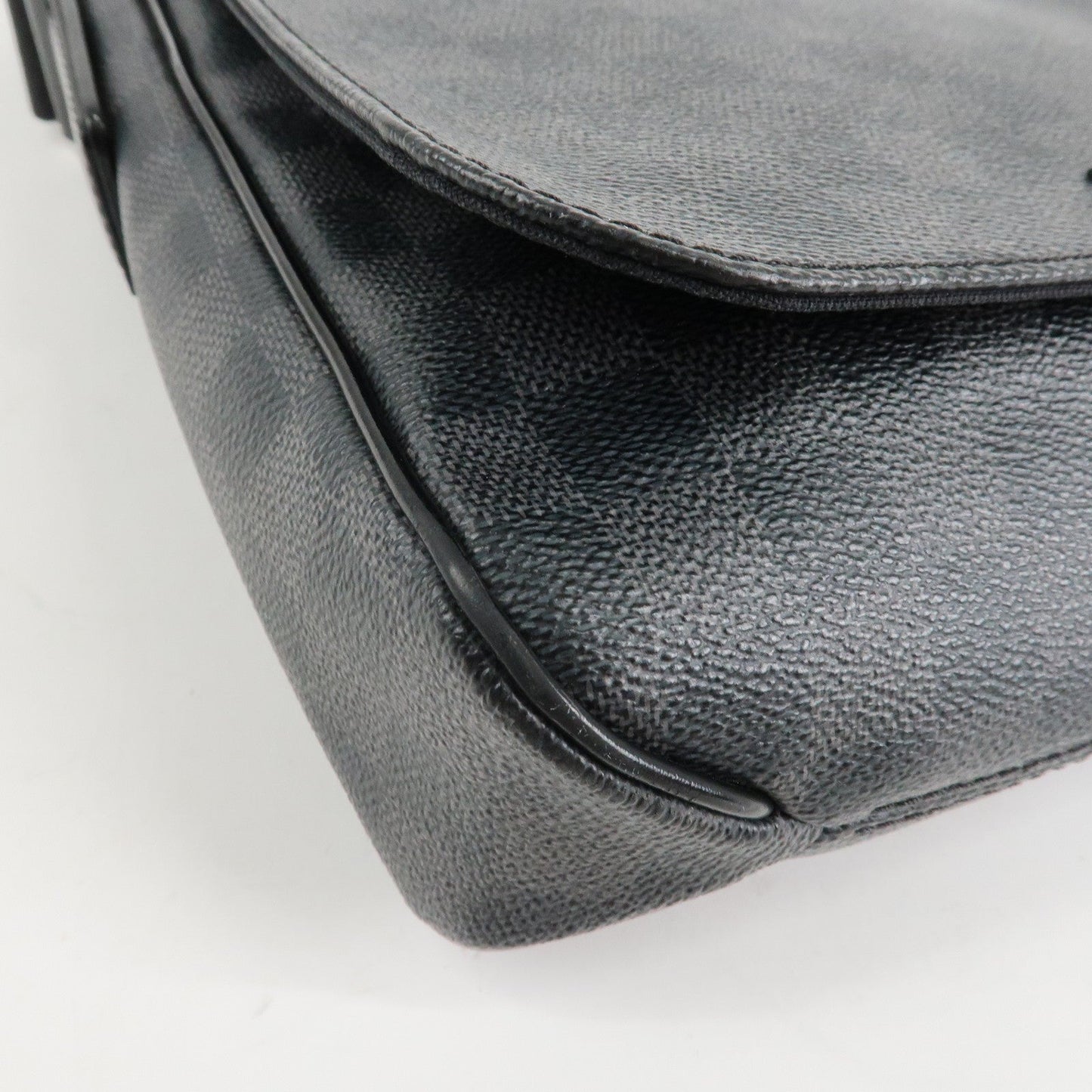 Louis Vuitton Damier Graphite District PM Shoulder Bag Black N41260【Pre-order】