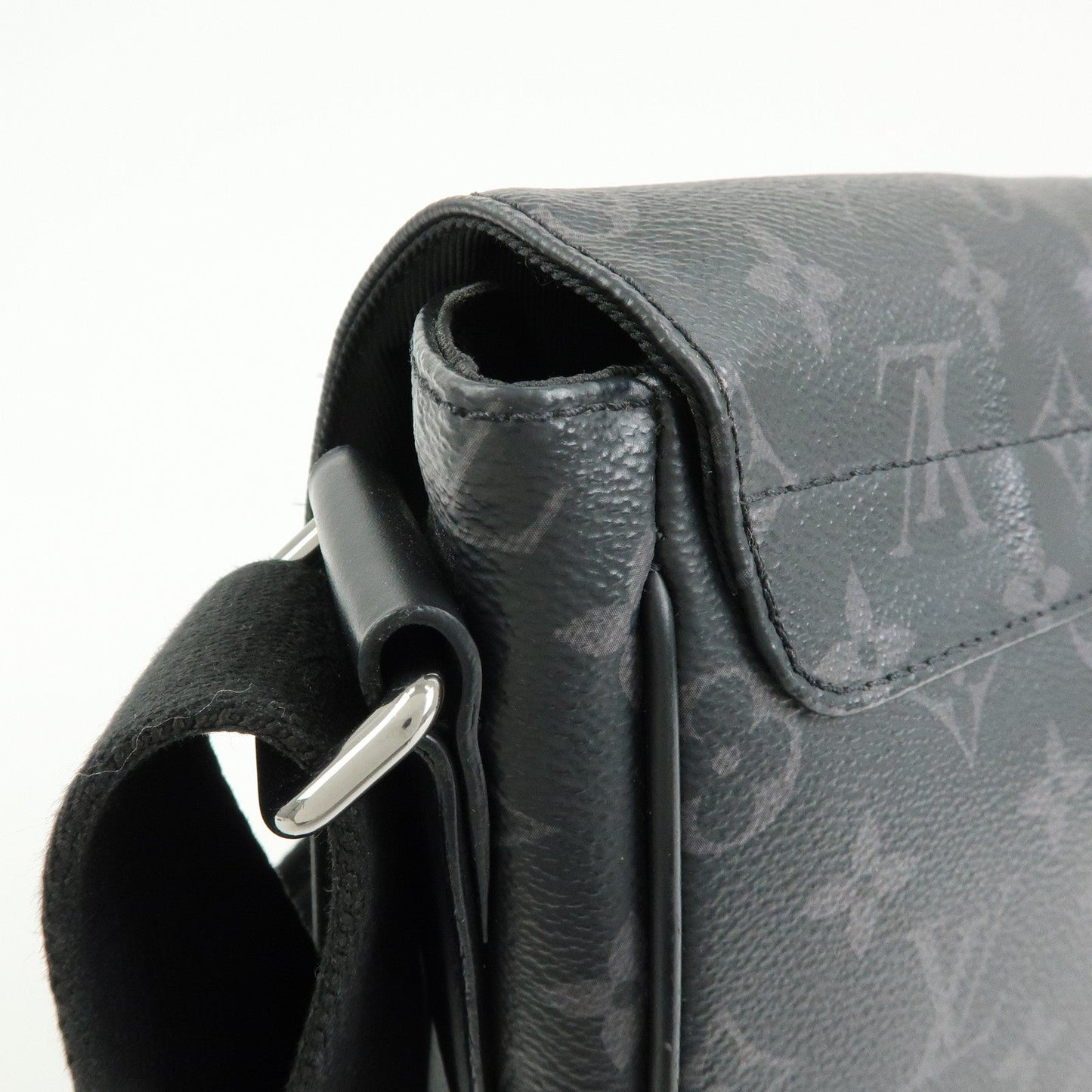 Louis Vuitton Monogram Eclipse District PM Crossbody Bag M44000【Pre-order】