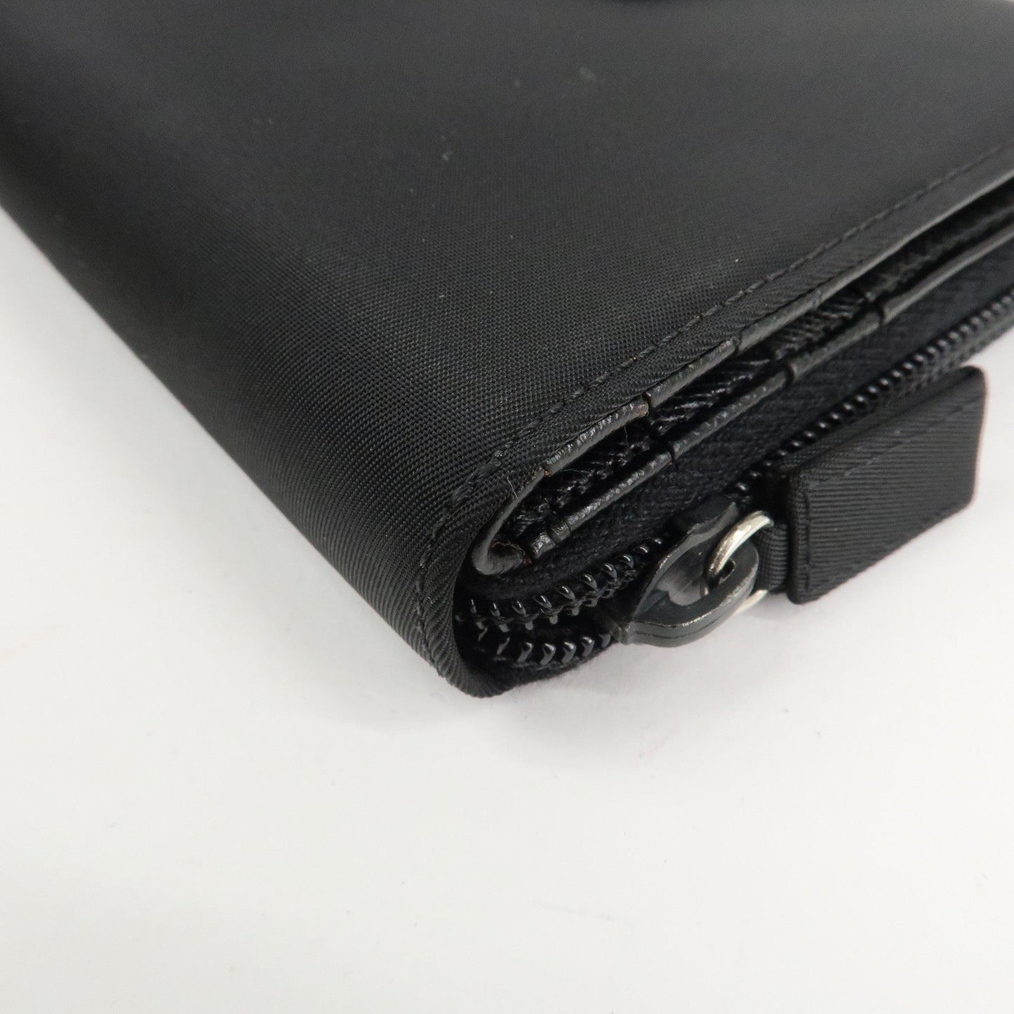 Prada Nylon Saffiano Leather Bi-fold Round zippy Wallet Black Used【Pre-order】