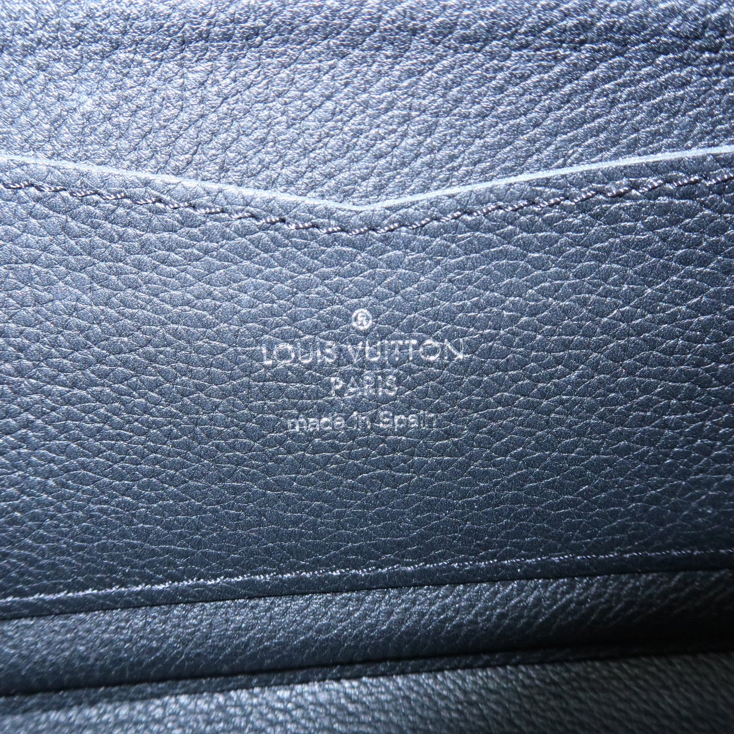 Louis Vuitton Leather Lockme Round Zippy Long Wallet Noir M62622【Pre-order】