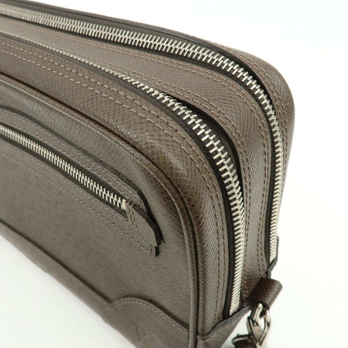 Louis Vuitton Taiga Neo Pavel Clultch Bag Grizzly M31148【Pre-order】